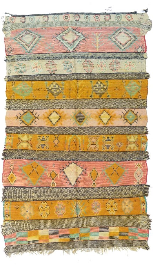 Berber Vintage Carpet - The Largest Carpet shop - Les Nomades De Marrakech