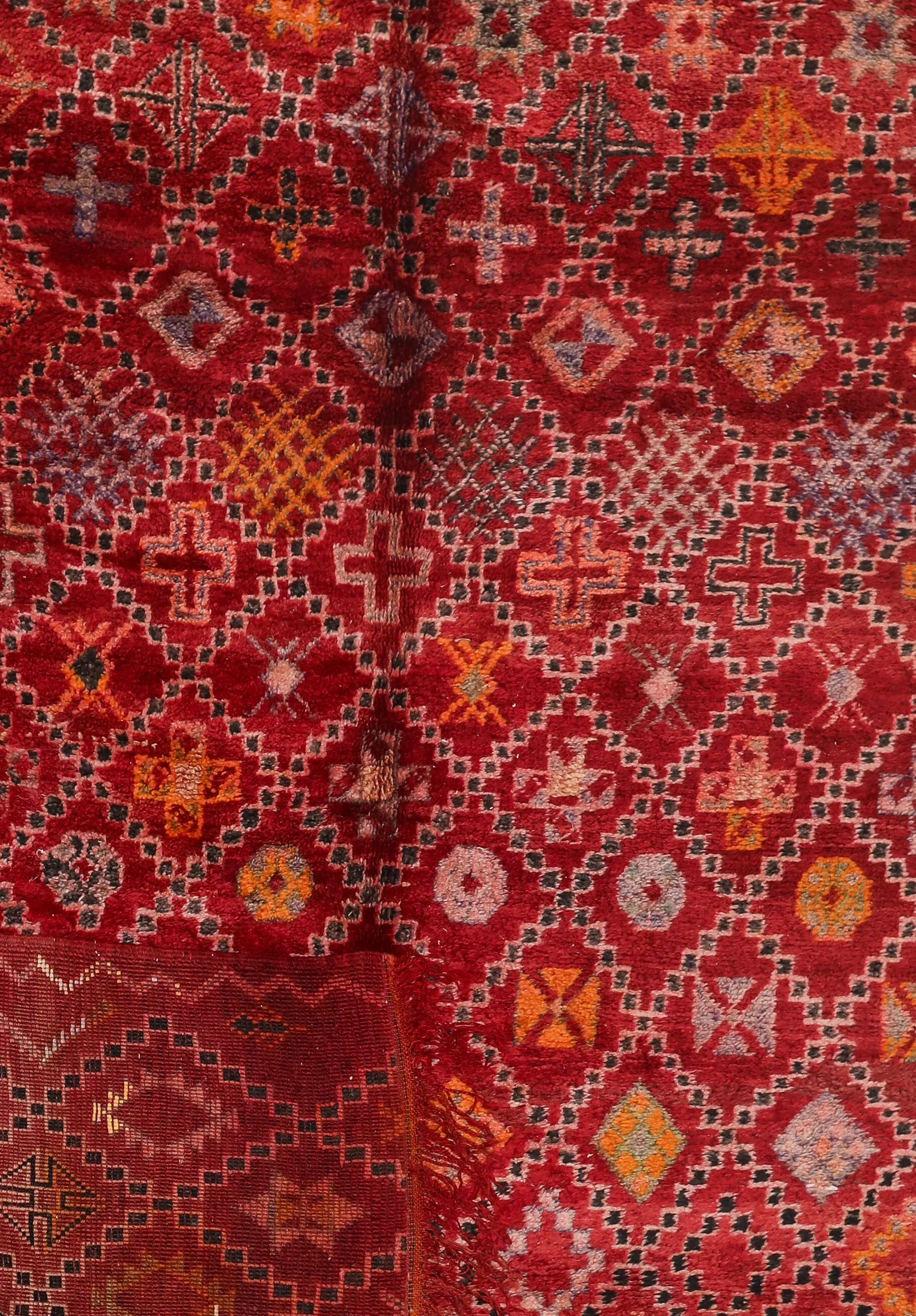 Berber Vintage Carpet - The Largest Carpet shop - Les Nomades De Marrakech