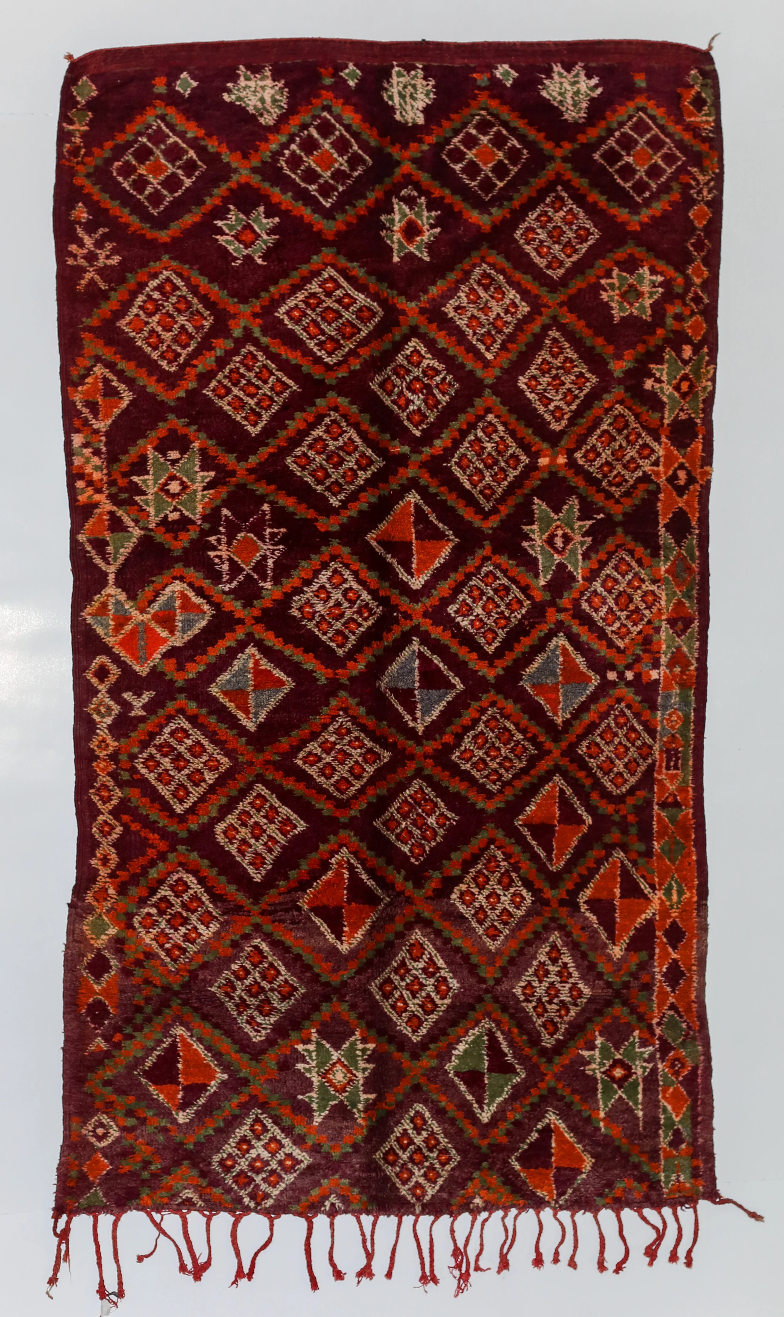 Berber Vintage Carpet - The Largest Carpet shop - Les Nomades De Marrakech