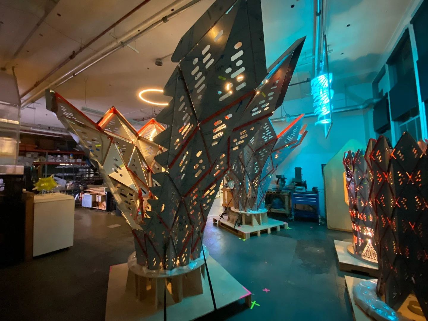 Weaving structure and skin - assembling chunks for a new permanent public art shade and shadow pavilion coming soon to downtown Scottsdale, Arizona! #kimseygrove by Futureforms, the studio of #jasonkellyjohnson #natalygattegno #weavingarchitecture #p
