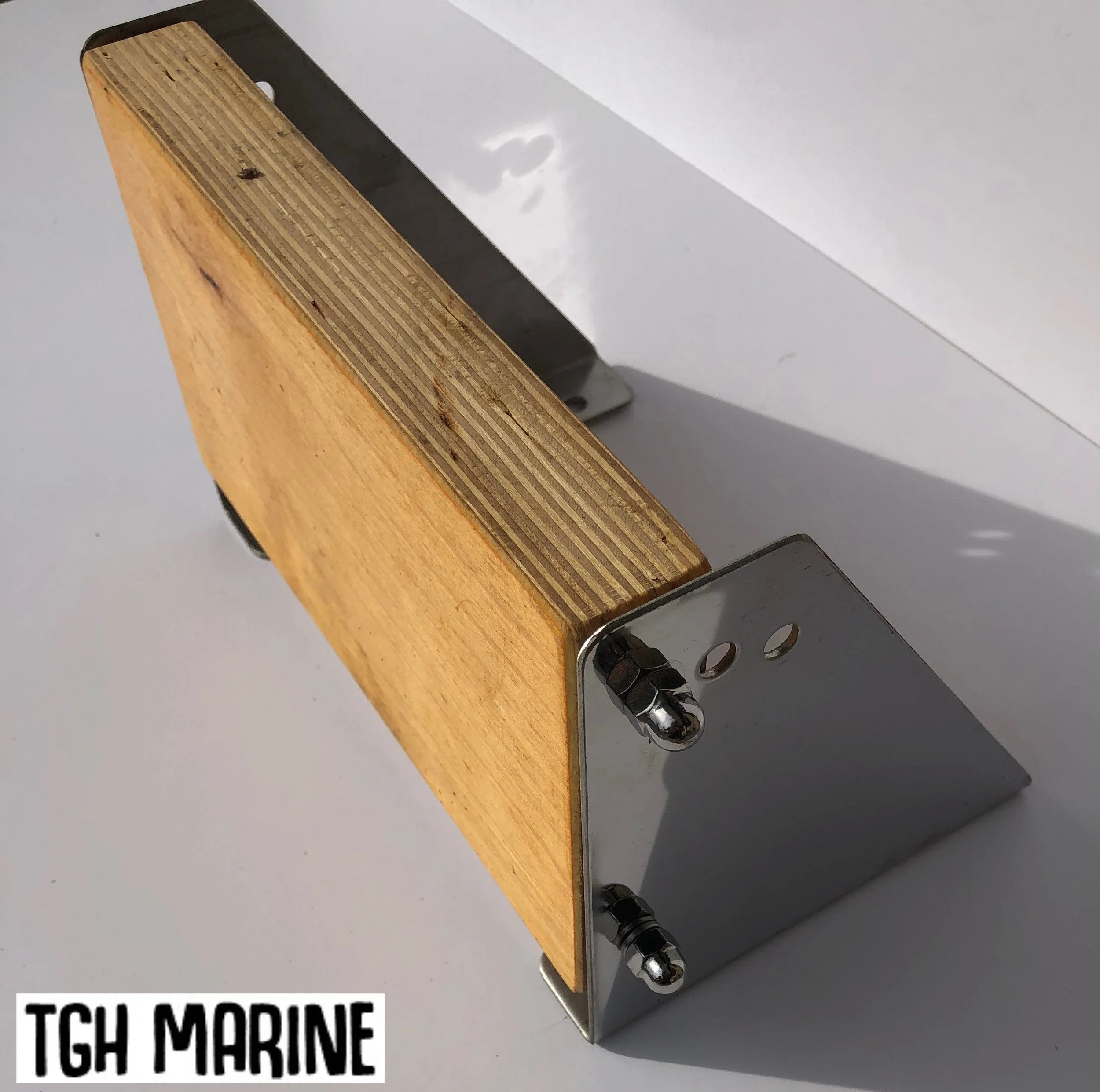 Outboard auxiliary bracket duckboard mount 12HP