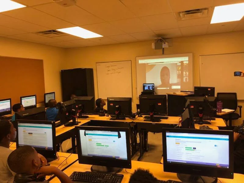 Warrick Dunn in class session.jpg