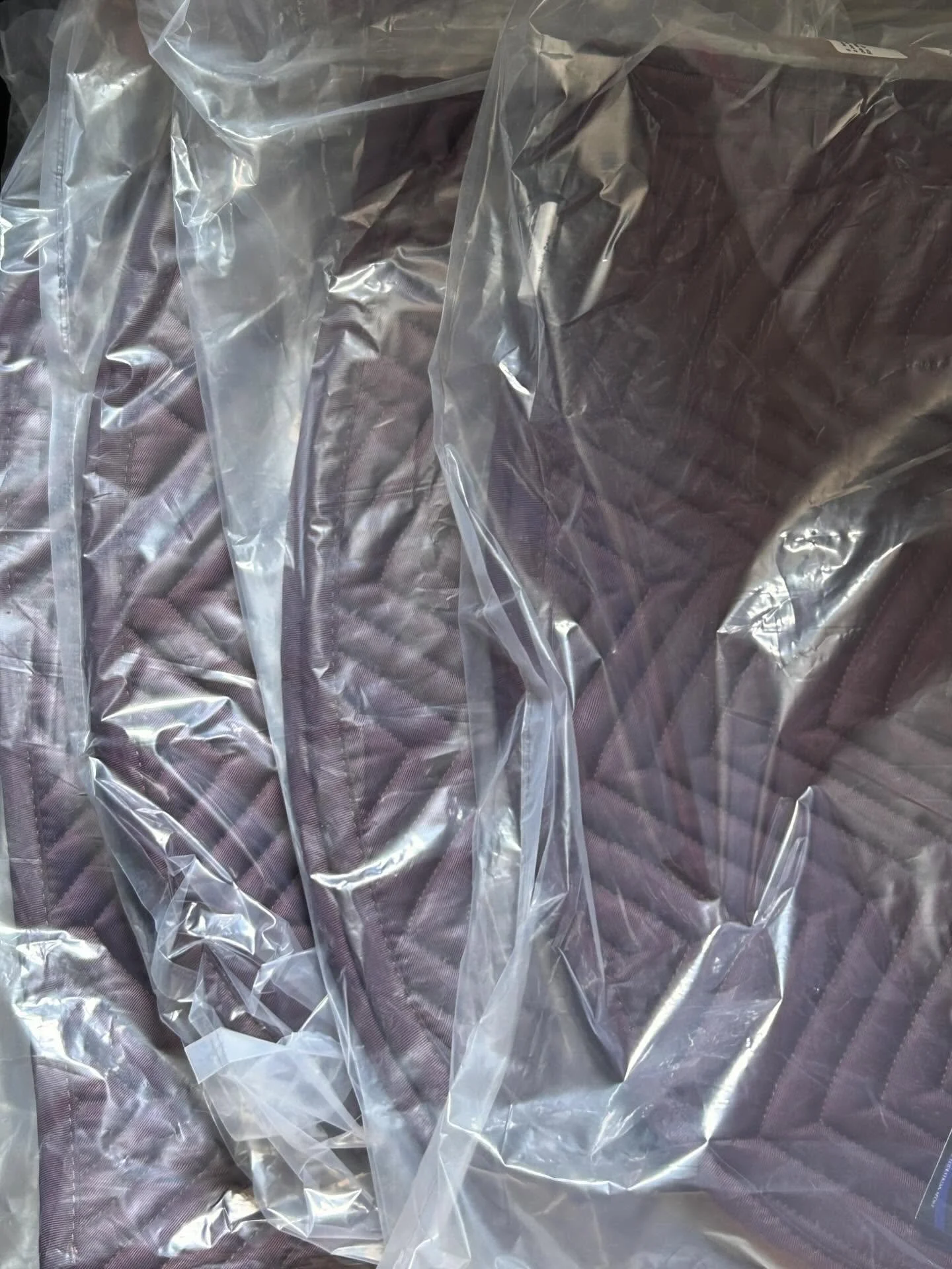 Summer camp prep is underway!😁
We are excited to share that new riding equipment has arrived for our horses: burgundy saddle pads and fluffy girths. We cannot wait for you to enjoy them this summer!