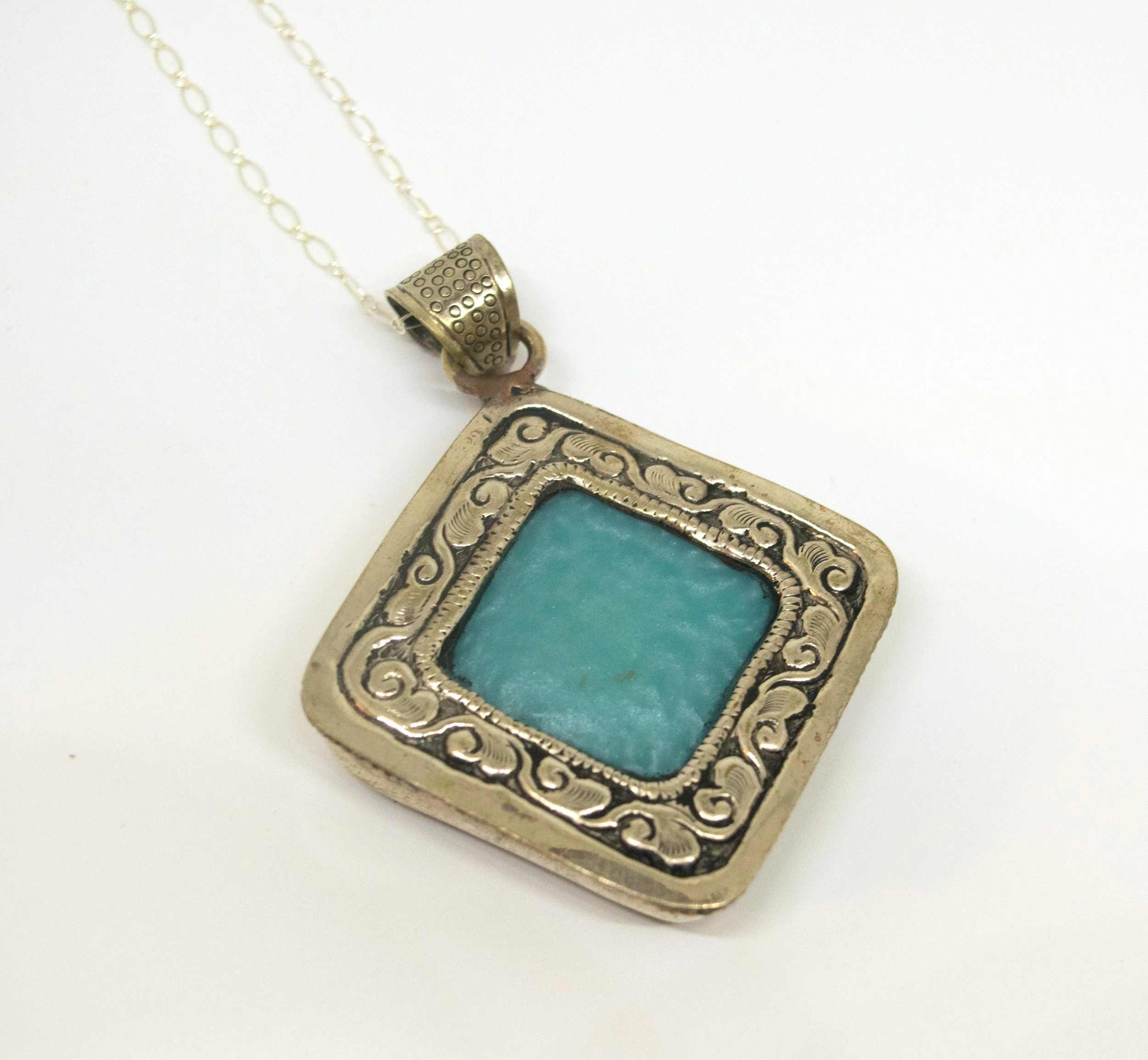 KyaniteNecklace_back.jpg
