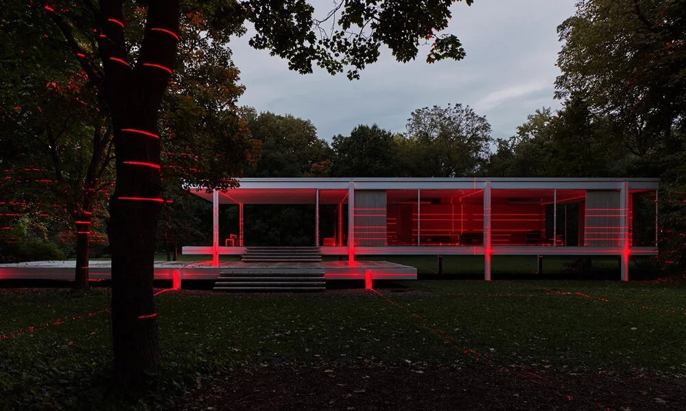 Mies-van-der-Rohe-Farnsworth-House-Illuminated-With-Lasers.jpg