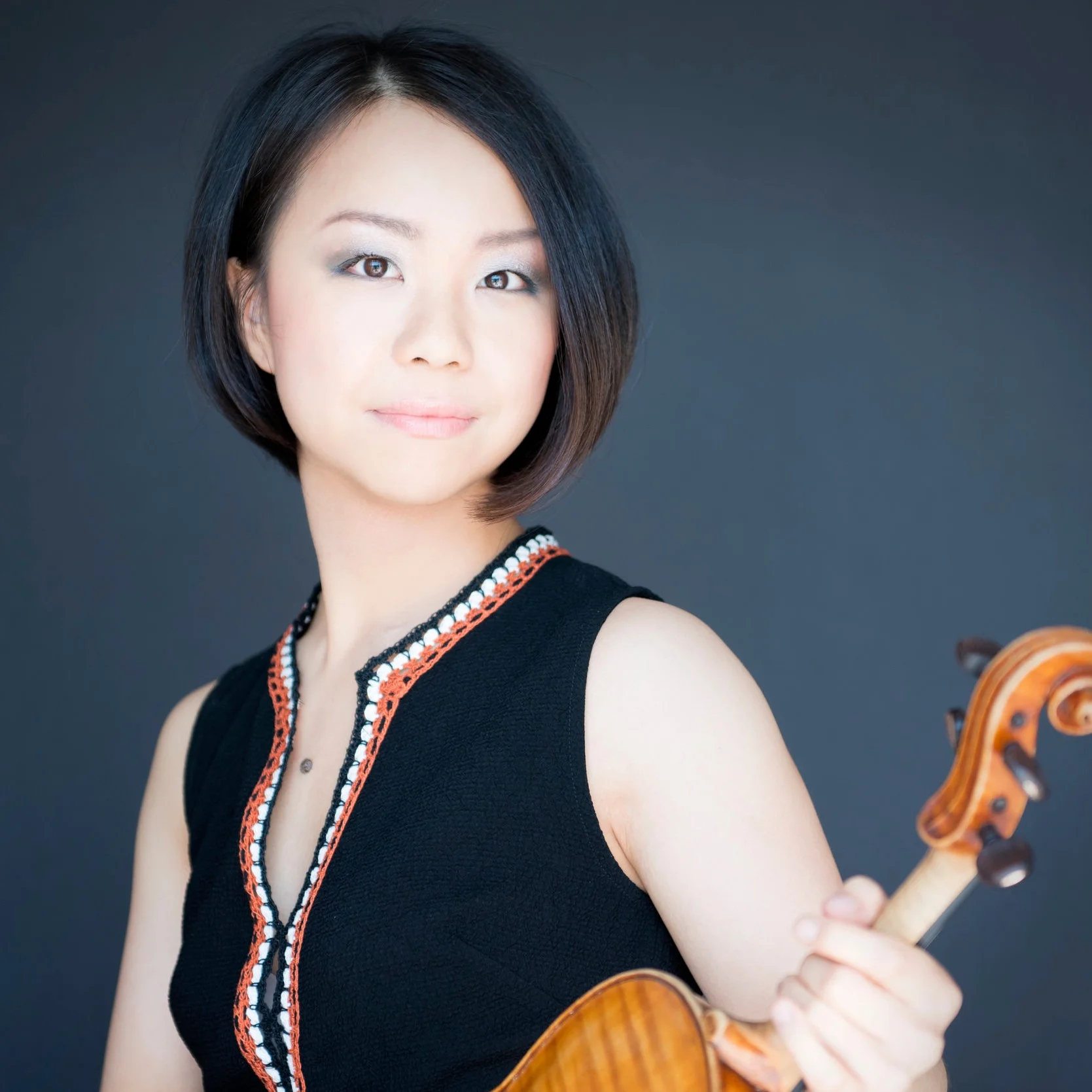 Mari Lee, Violin