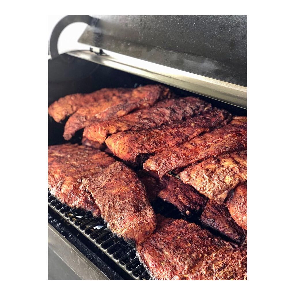 Pip has started smoking pork ribs and they are smelling ALL TIME!! We are pushing orders out to Friday afternoon because that makes sense. Give us a call and book in your ribs for Father&rsquo;s Day now - add a little slaw and potato salad to the mix