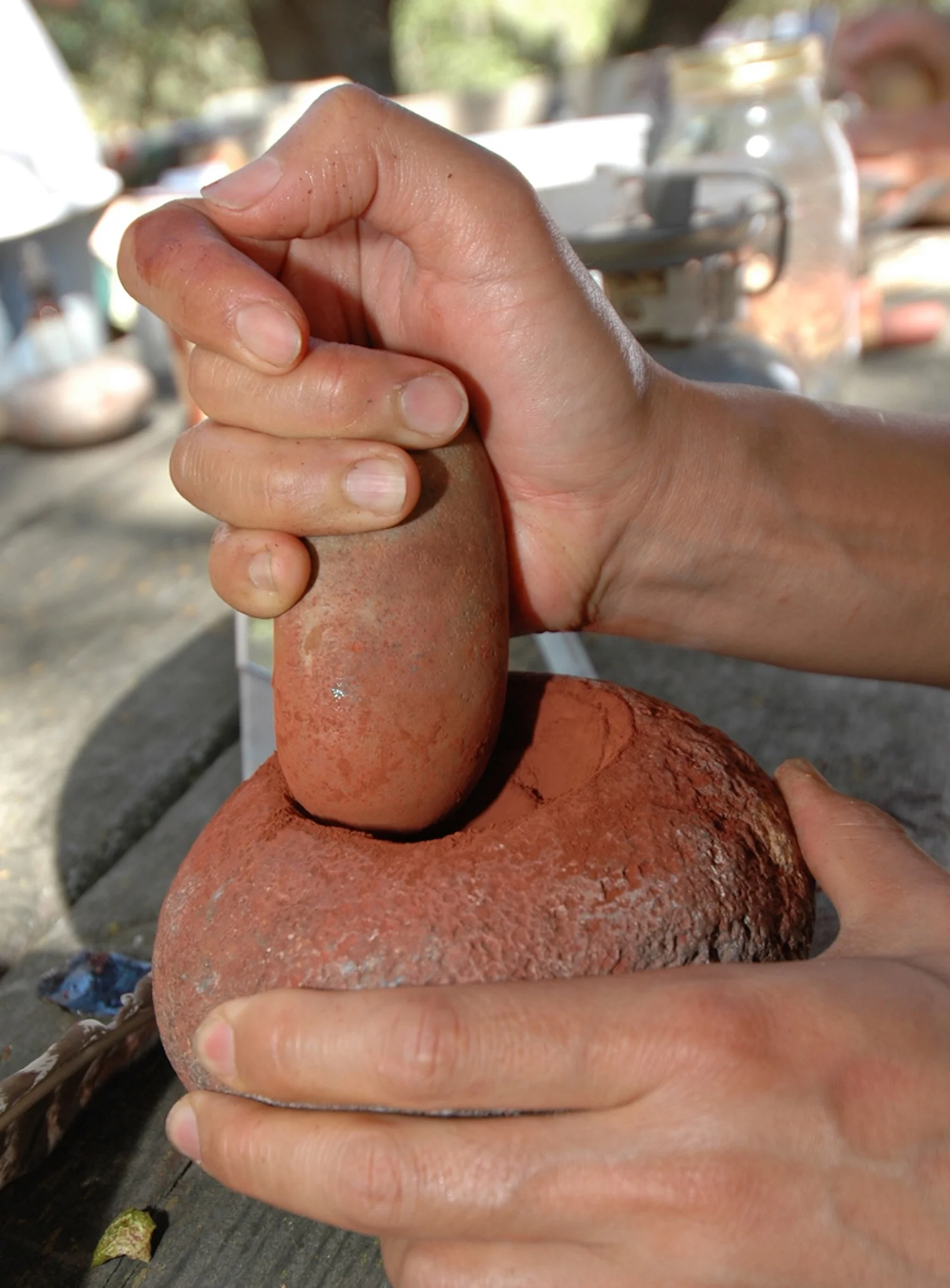 pigment-in-mortar.jpg