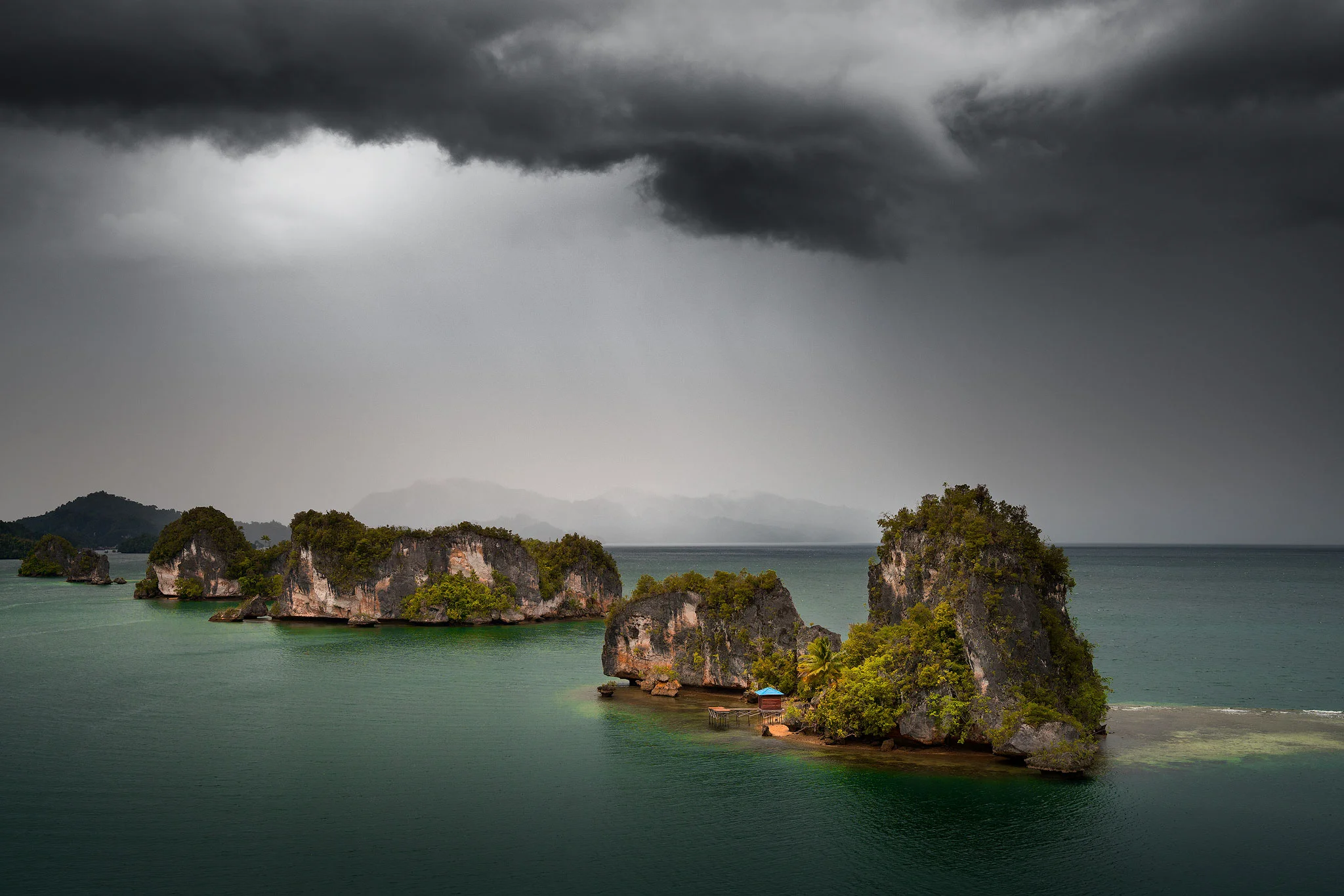 RajaAmpat_Storm_01.jpg