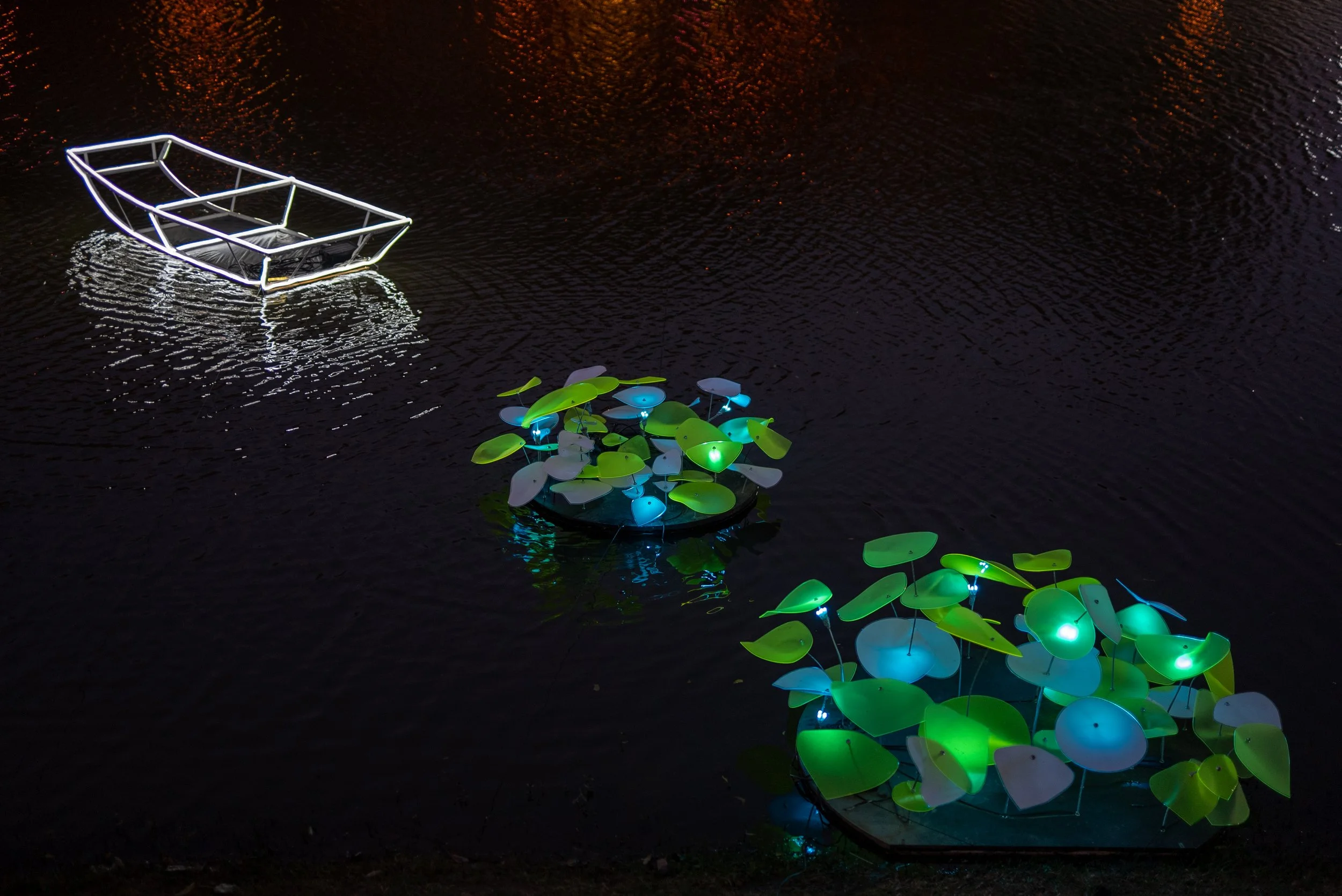 17 | 菱田裡・波光間