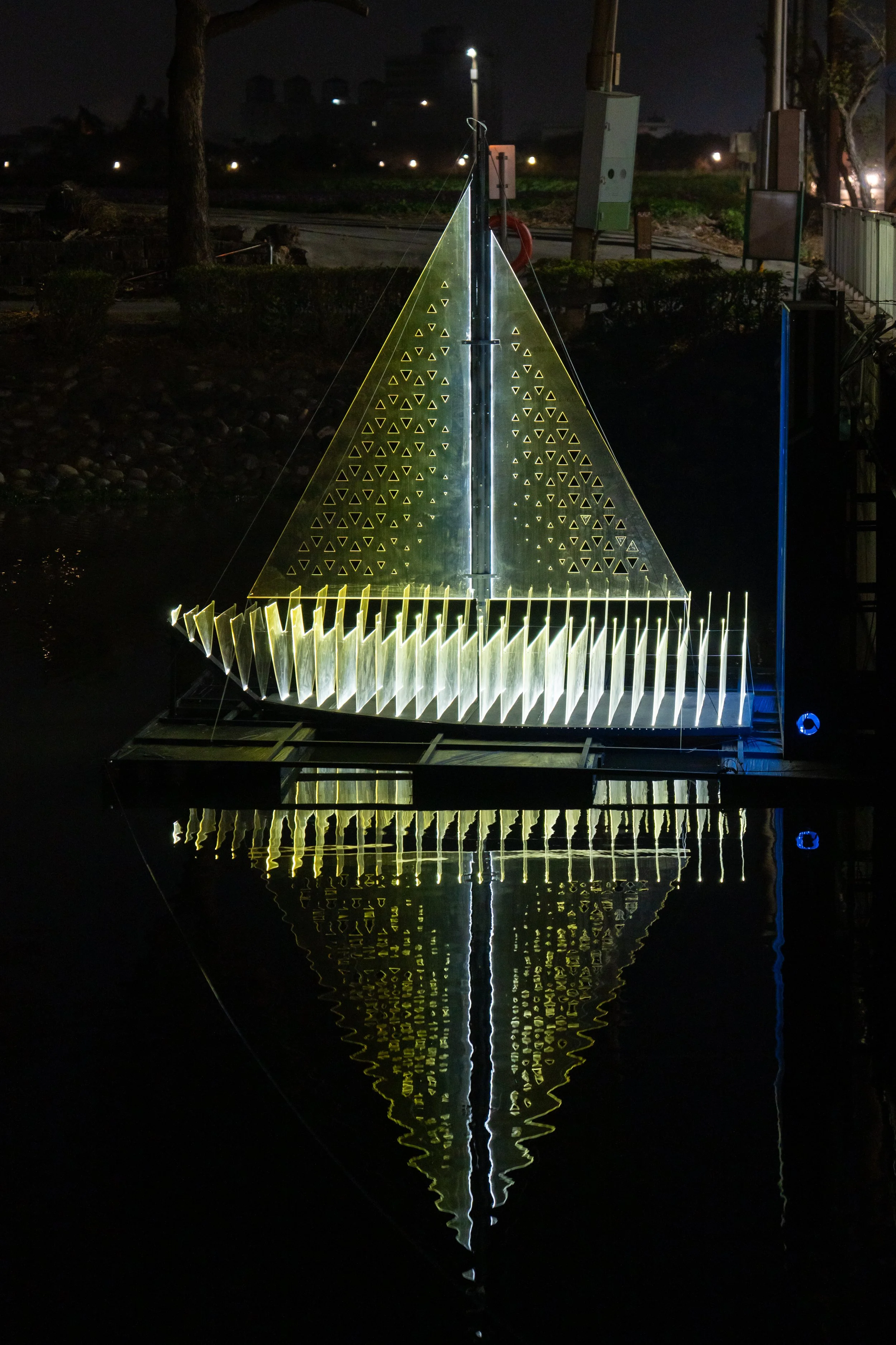 B01 餘波之中_02.jpg