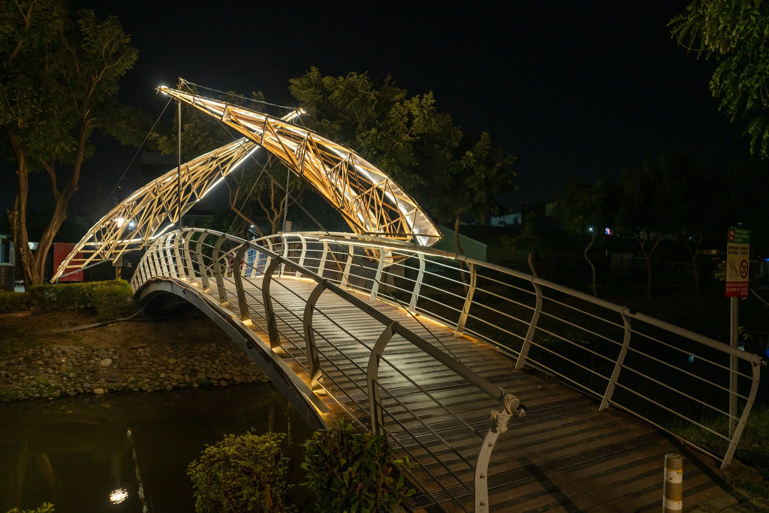 B11 溯影逐光_03.jpg