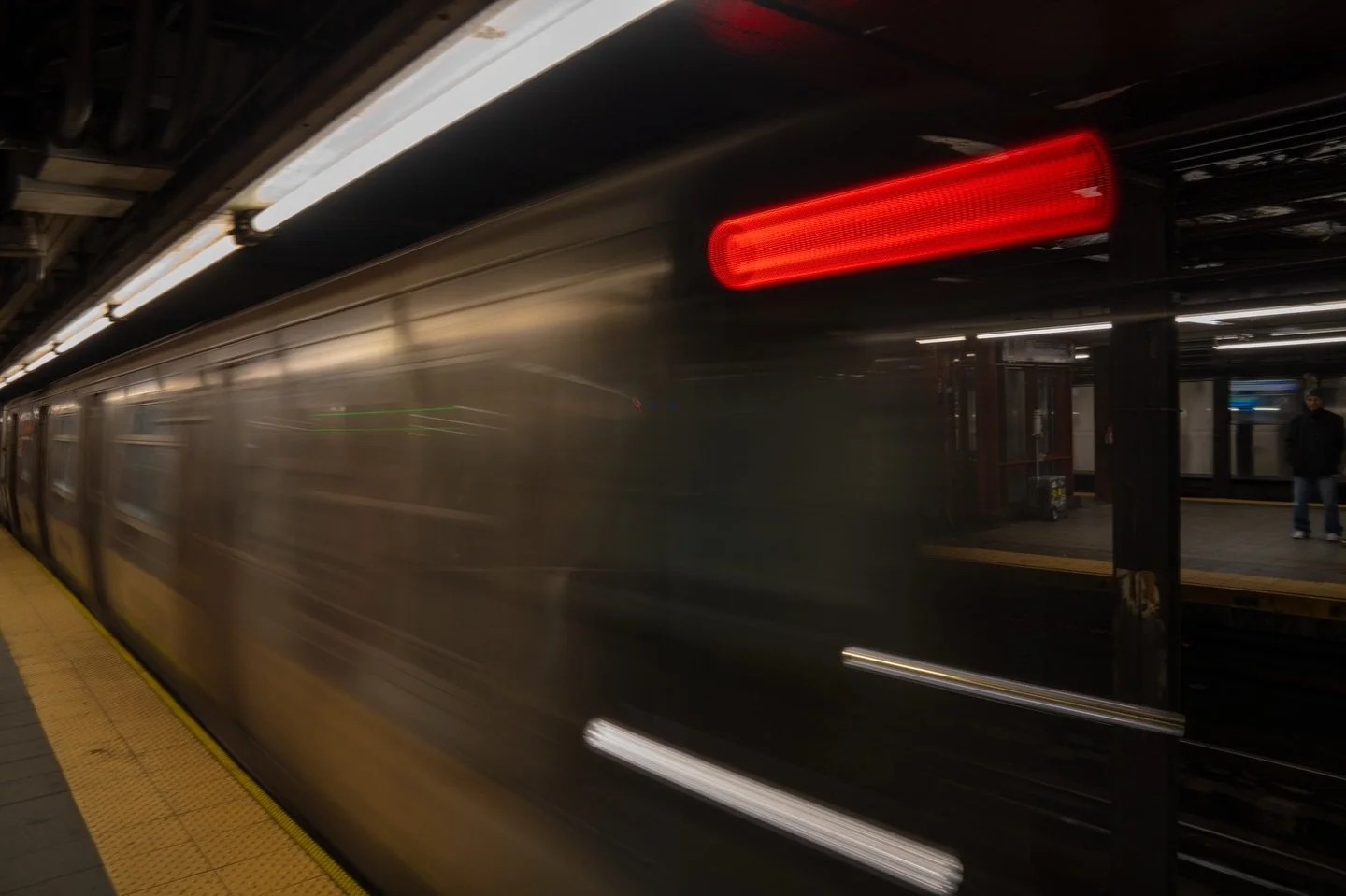 The Subway 🚇 
Allot of motion underground, felt it was perfect for some long exposures 🔭
#nyc #thesubway #mtasubway