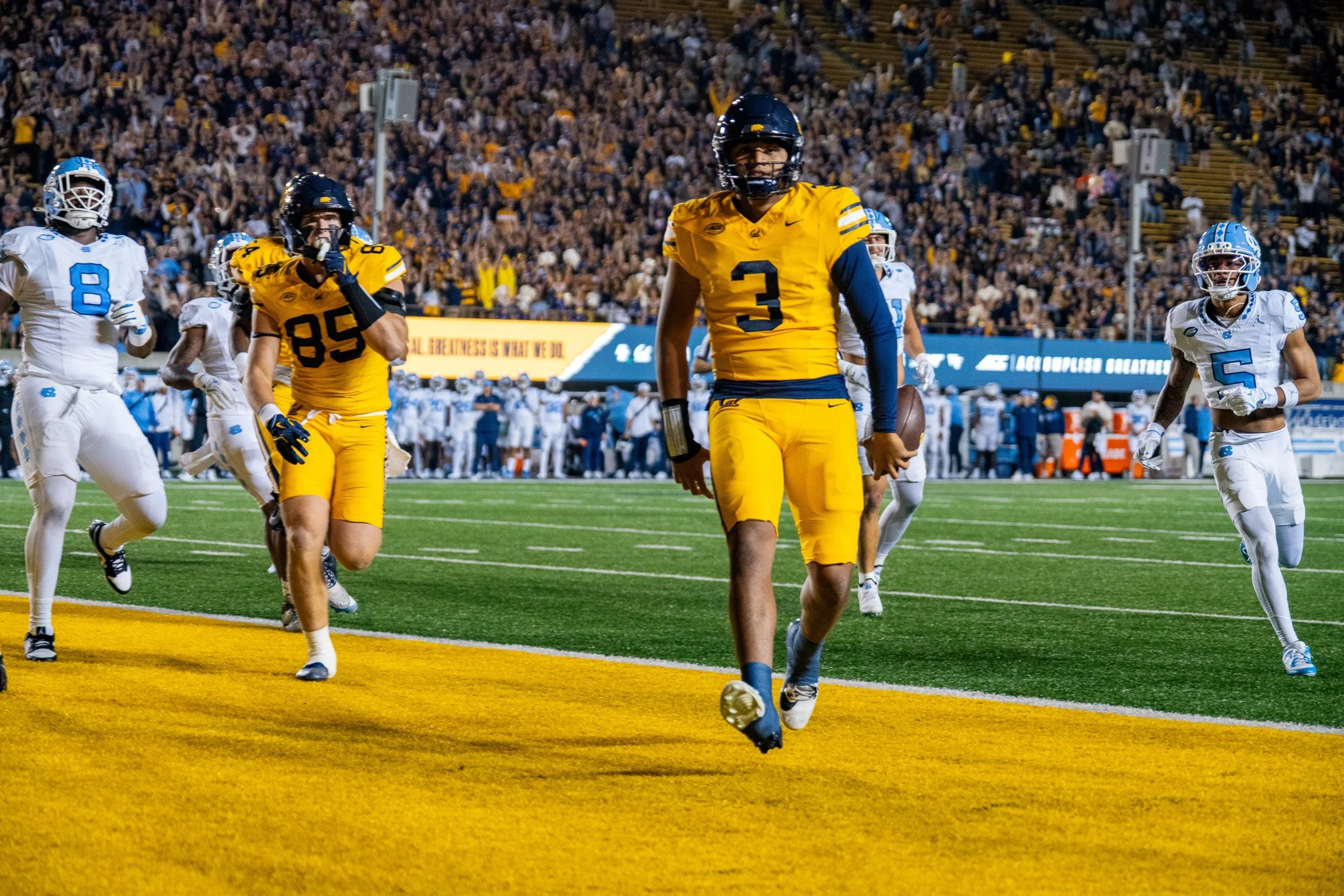 California Golden Bears quarterback Jaron-Keawe Sagapolutele (3)___20251017__193609D.jpg