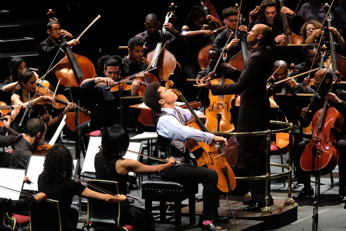 Sheku Kanneh-Mason and the Chineke! Orchestra. Image by Mark Allen
