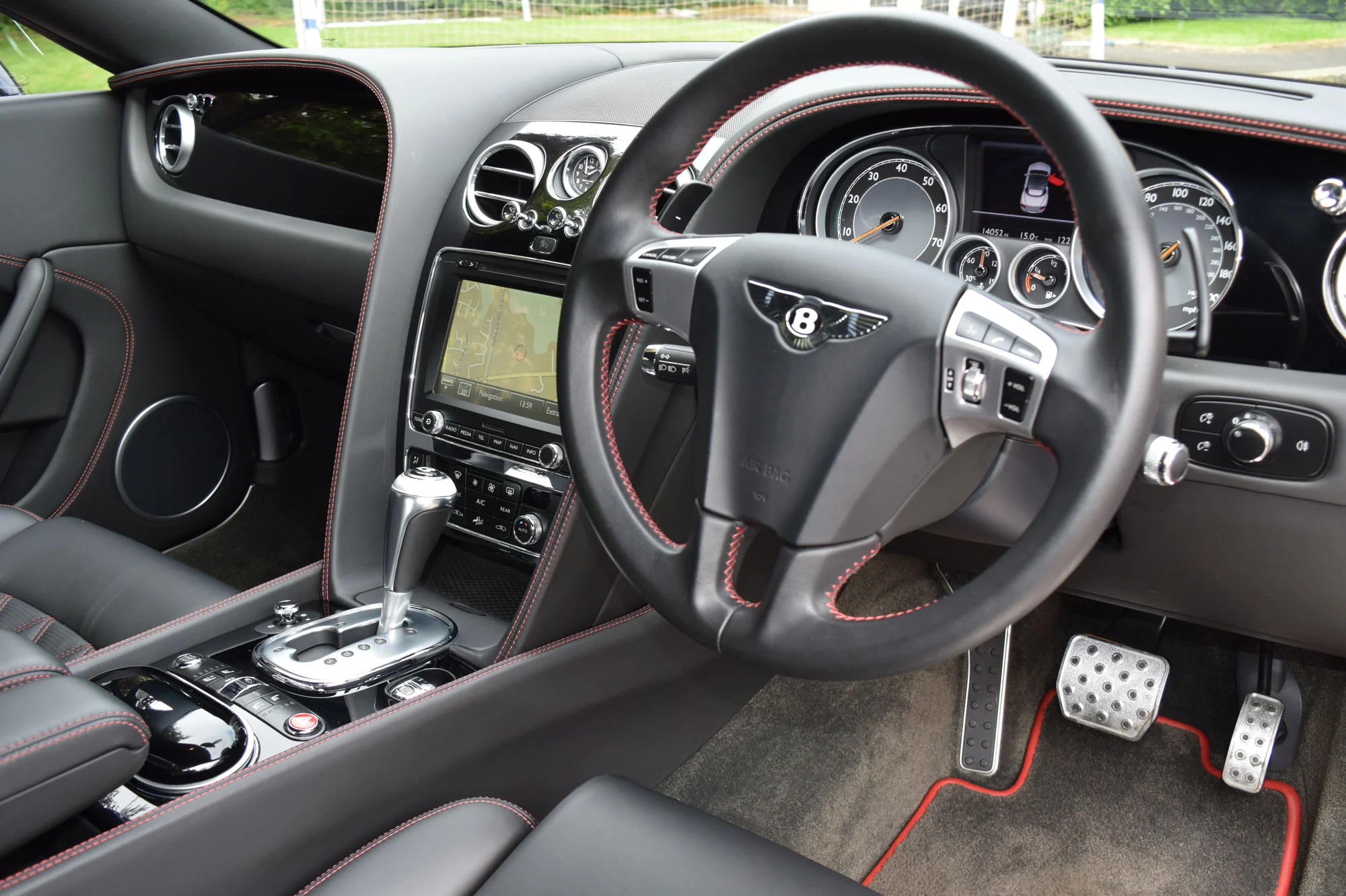 Bentley-GTC-2015-Belfast_27.jpg