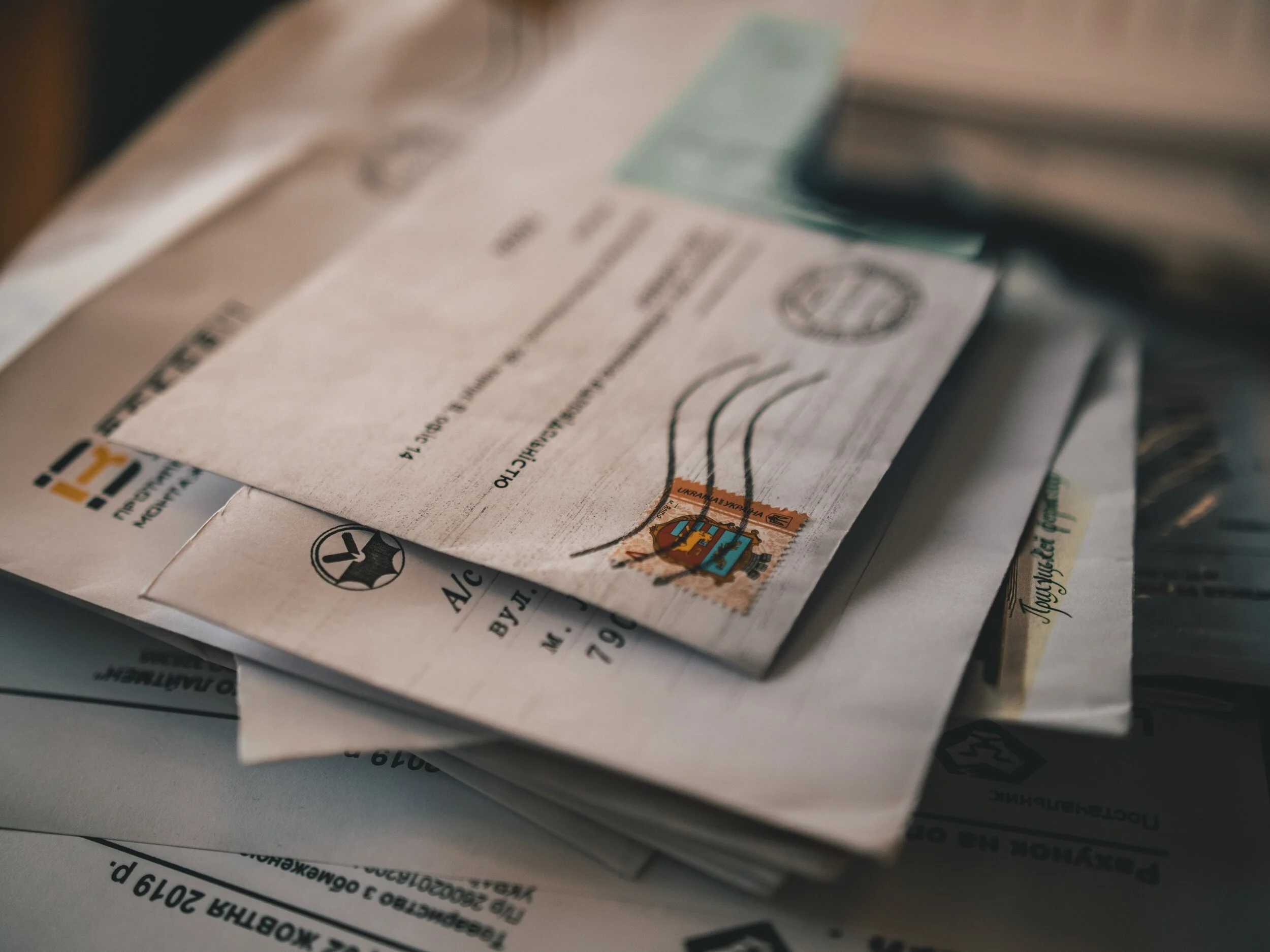 shalow-focus-photography-of-mailed-letters-3059854.jpg
