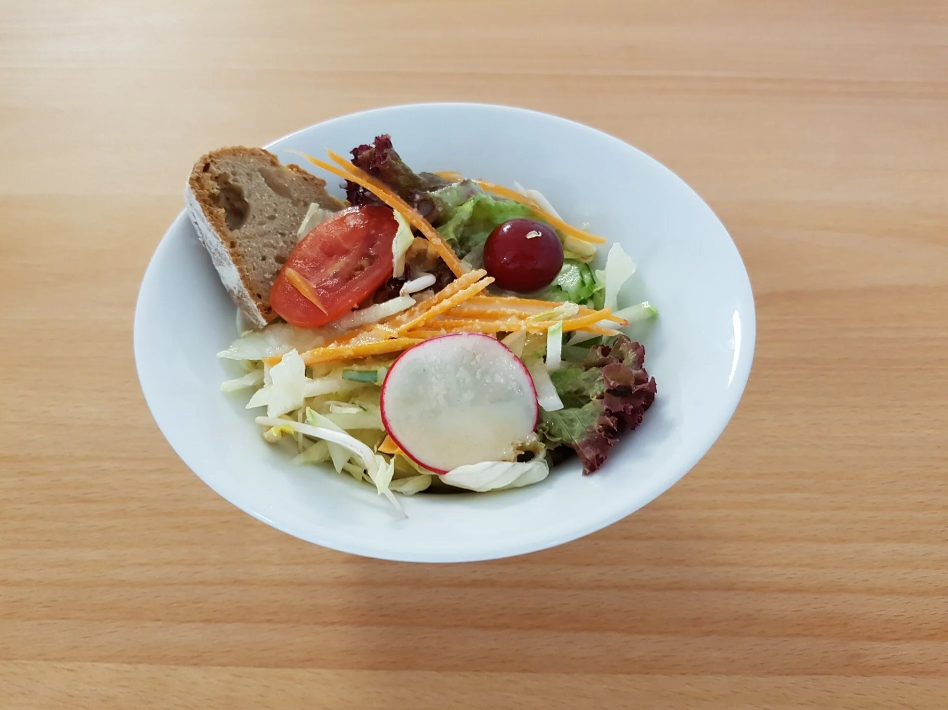 Salat mit Kohlrabi und Karotten