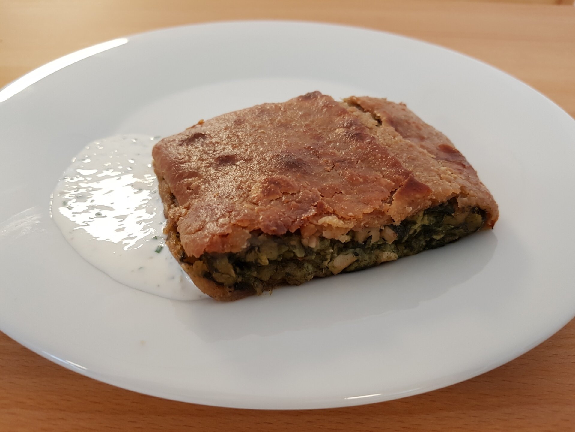 Brennnessel-Bärlauch-Strudel dazu Schnittlauch-Sauce