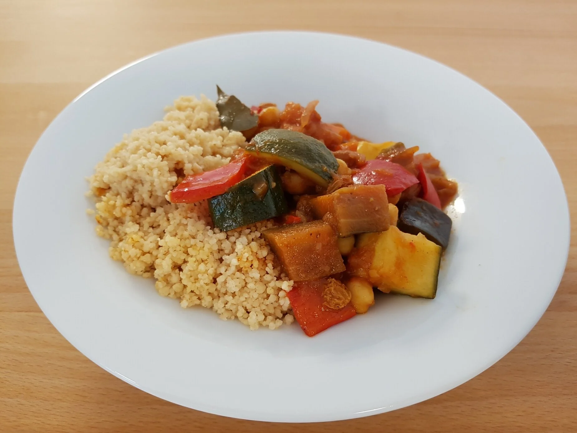 Gemüse auf orientalische Art mit Couscous