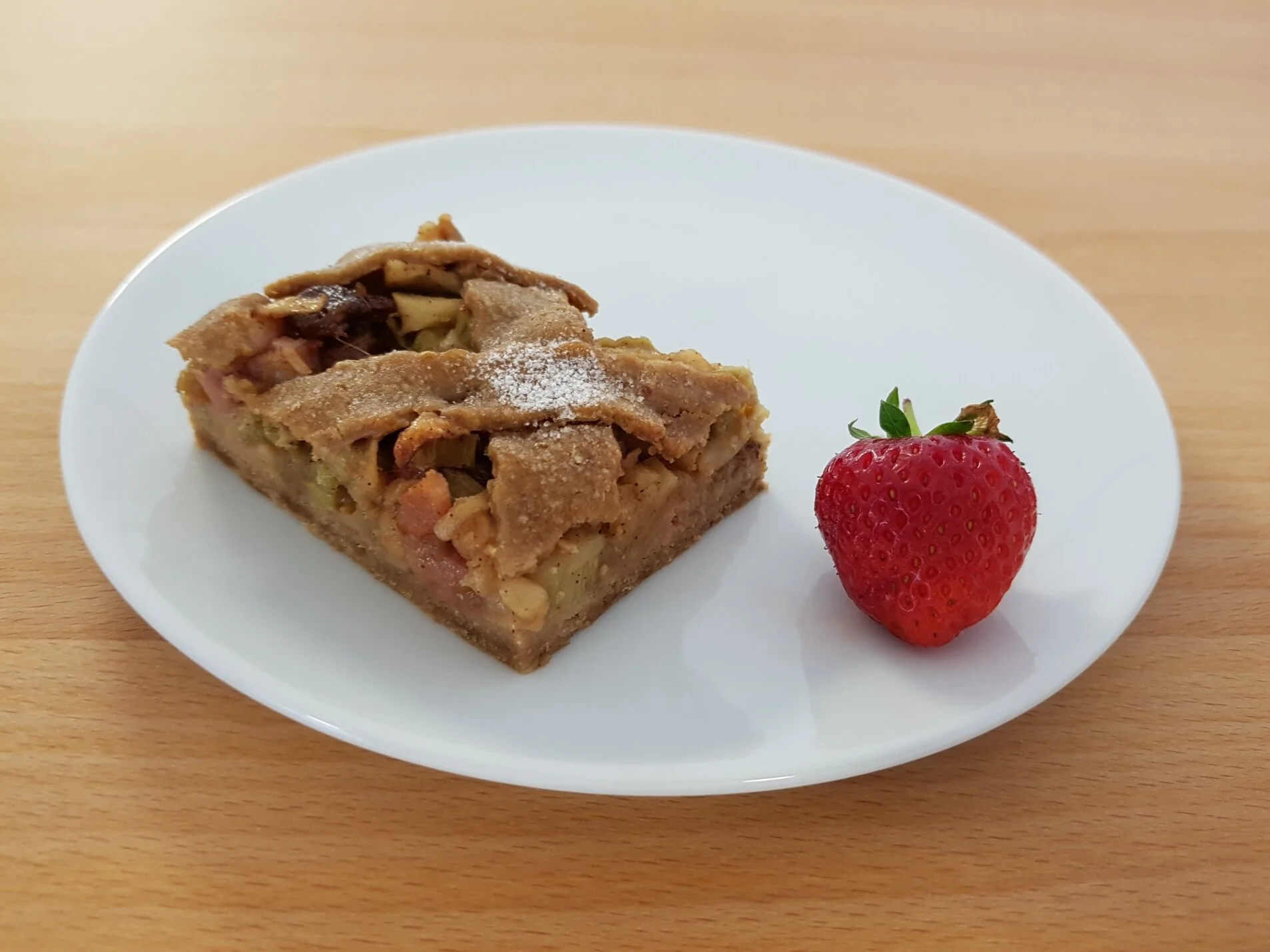 Mürber Rhabarber-Apfelkuchen
