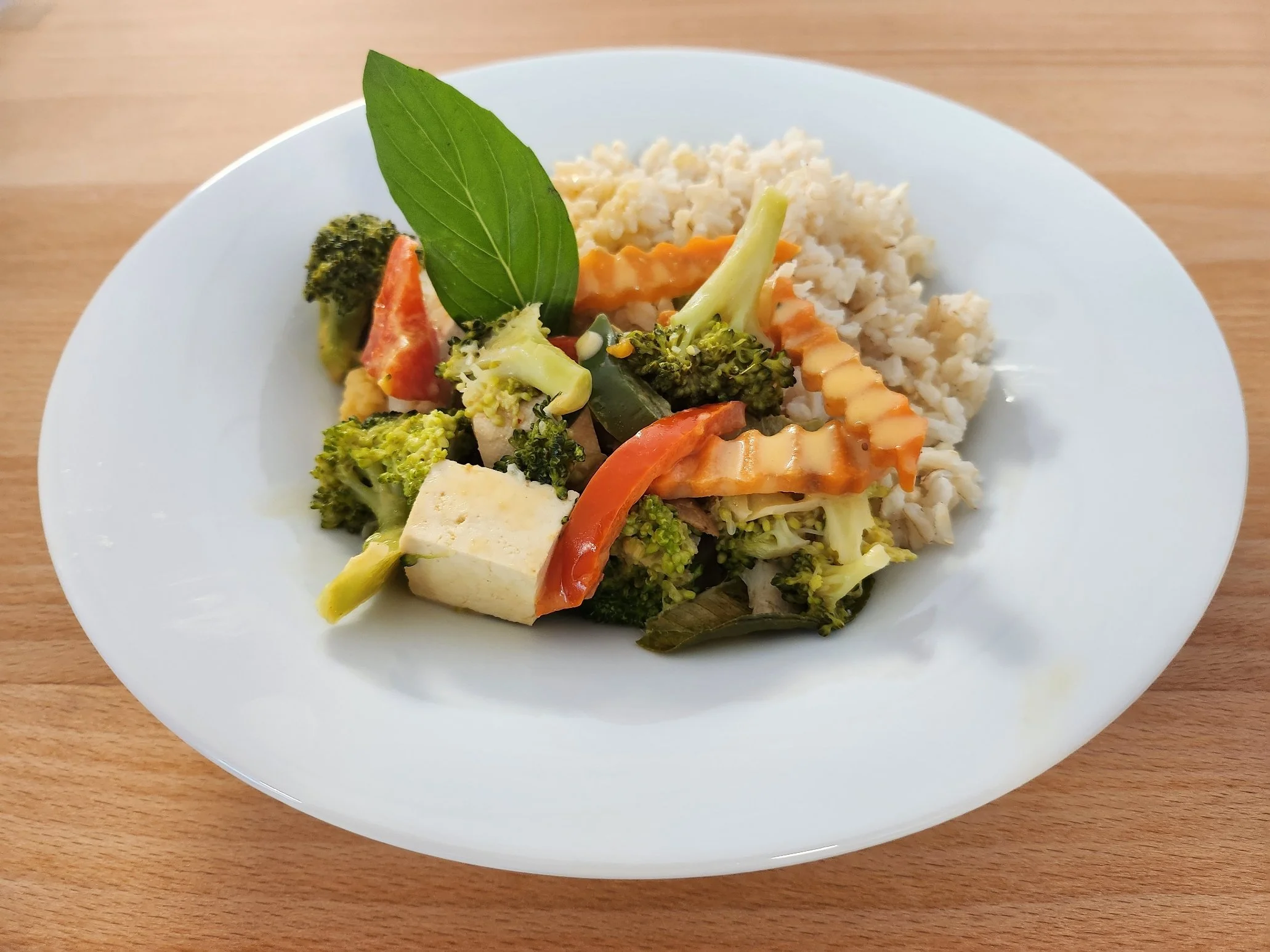 Curry mit Tofu und Naturreis