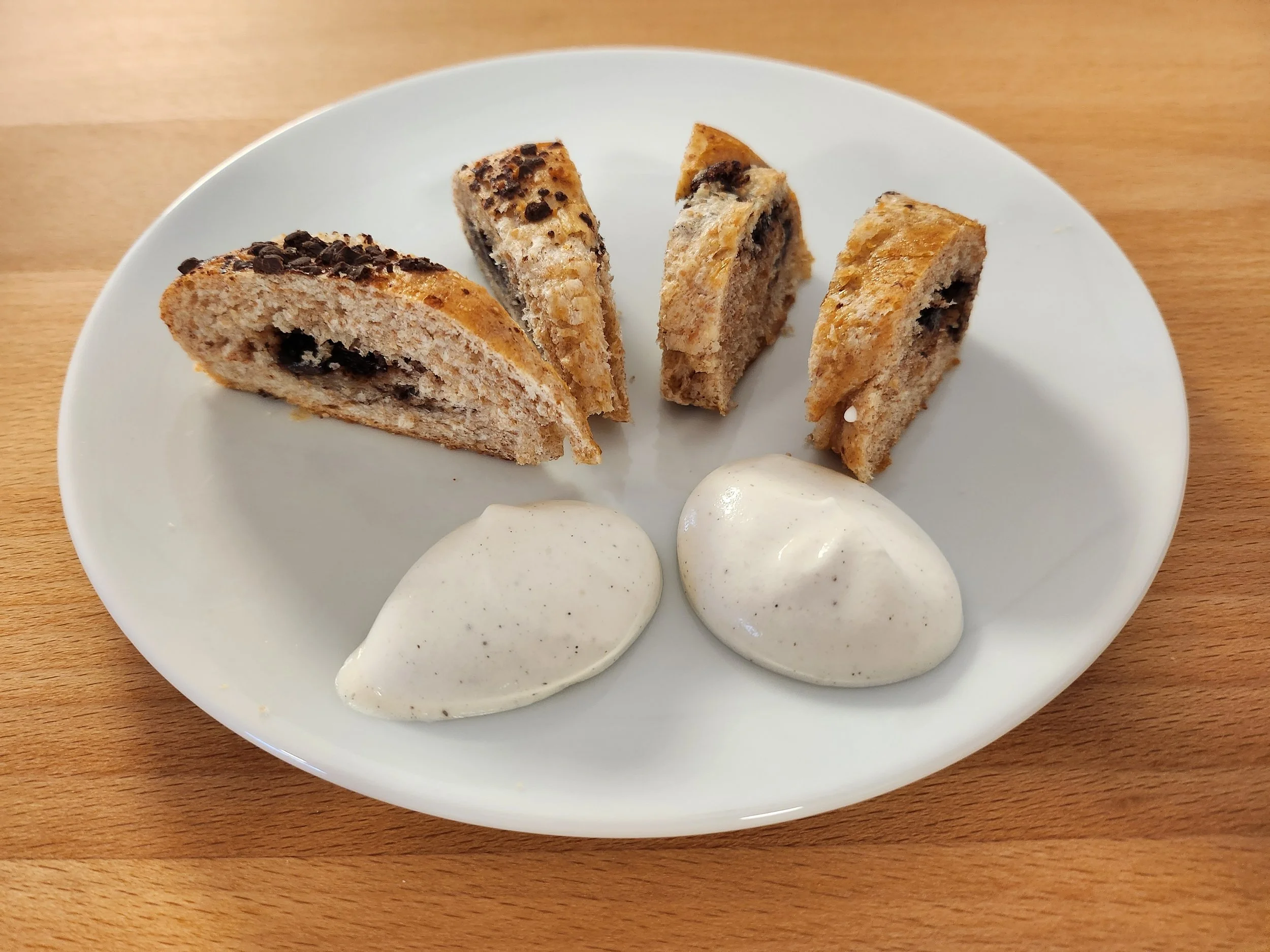 Dinkel-Croissants mit Schokofülle