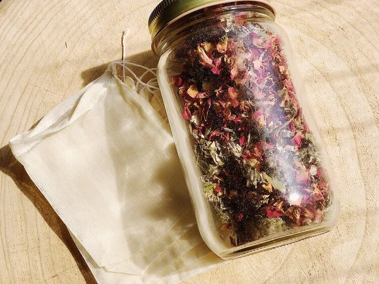 An Easy Zero Waste Lifestyle Tip + A Wellness Tea Blend