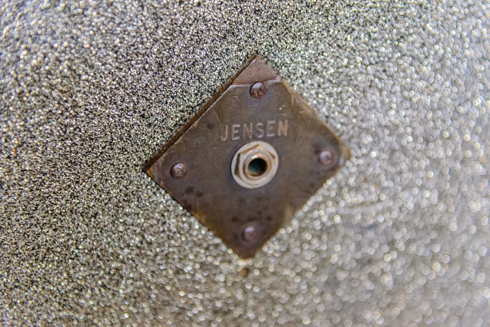 Cab11-2 15 Dark Gold Jensen 02.jpg