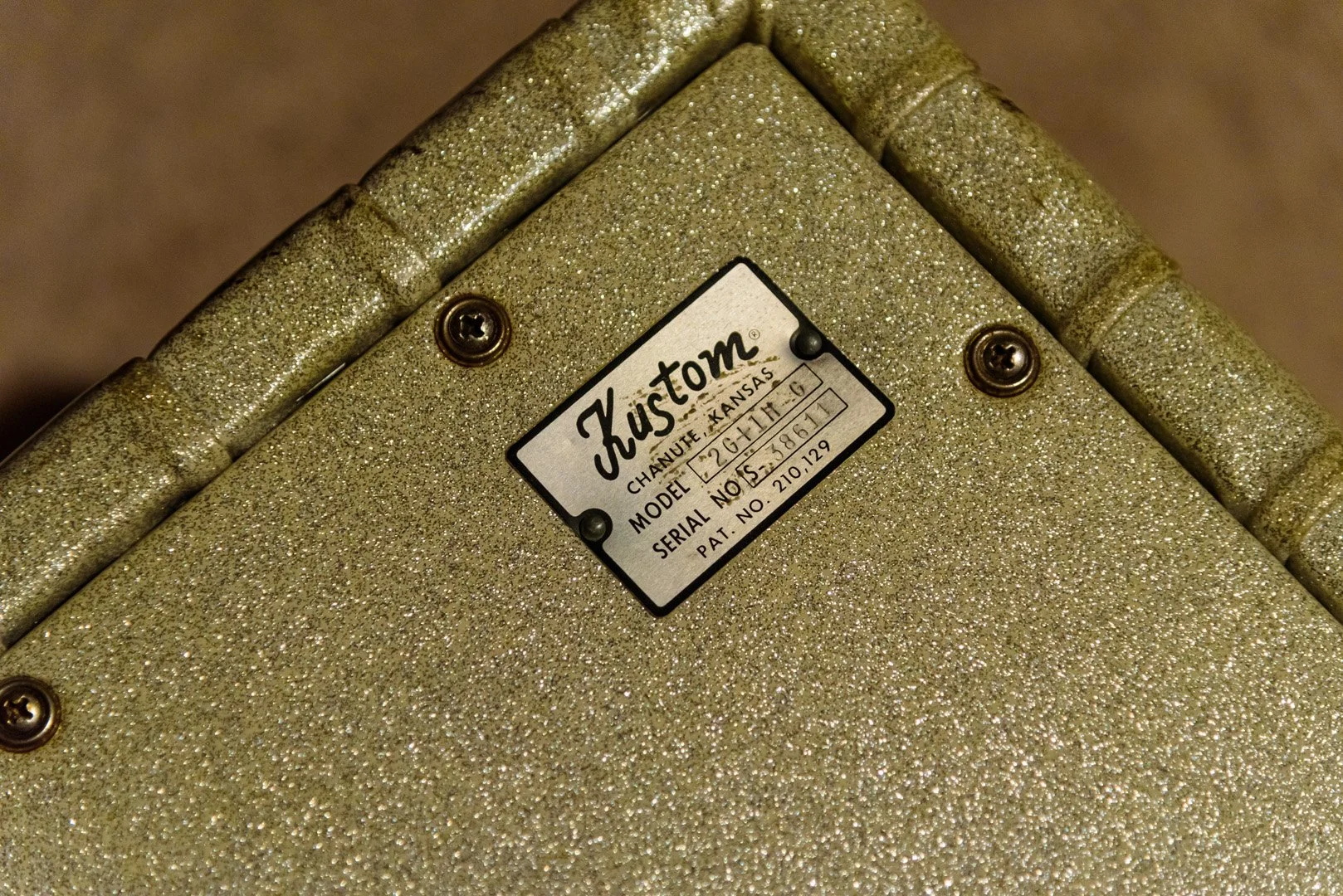 Cab18-2G-1H 2 14 1-18x9 Champagne 38611 11.jpg