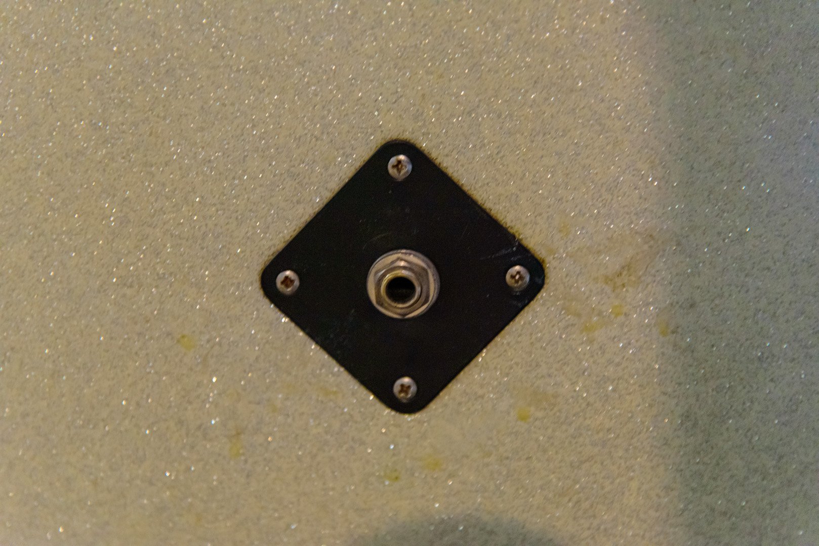 Cab18-2G-1H 2 14 1-18x9 Champagne 38611 02.jpg