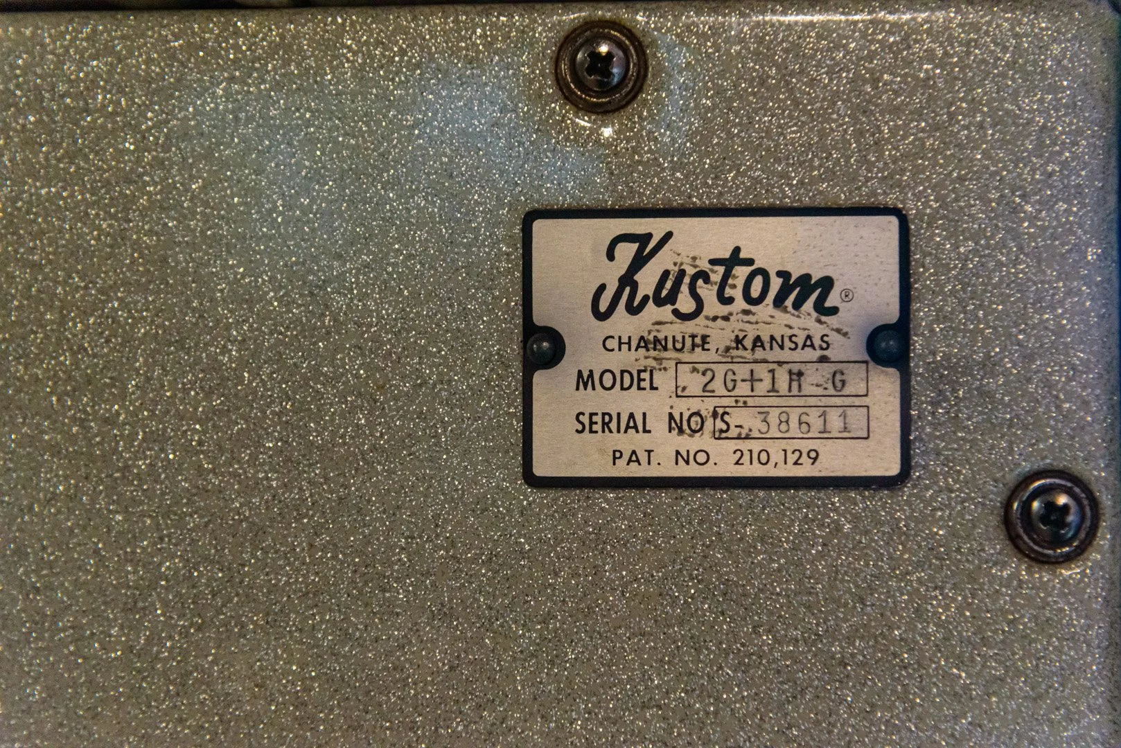 Cab18-2G-1H 2 14 1-18x9 Champagne 38611 04.jpg