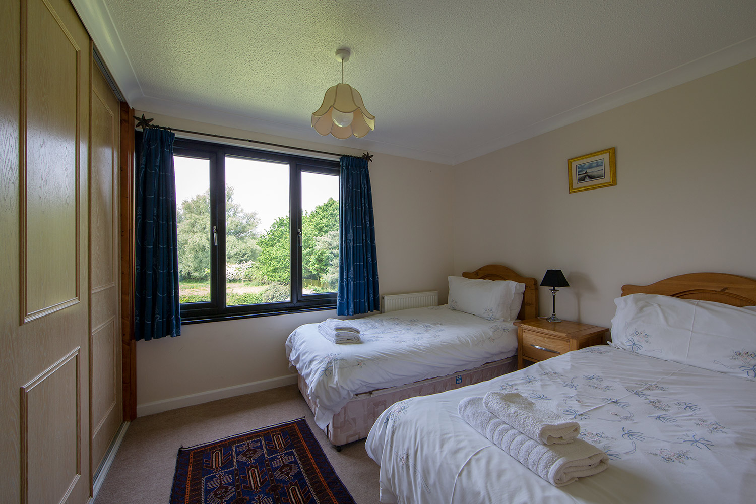 Moles-Acre-Twin-or-King-Bedroom-with-view.jpg