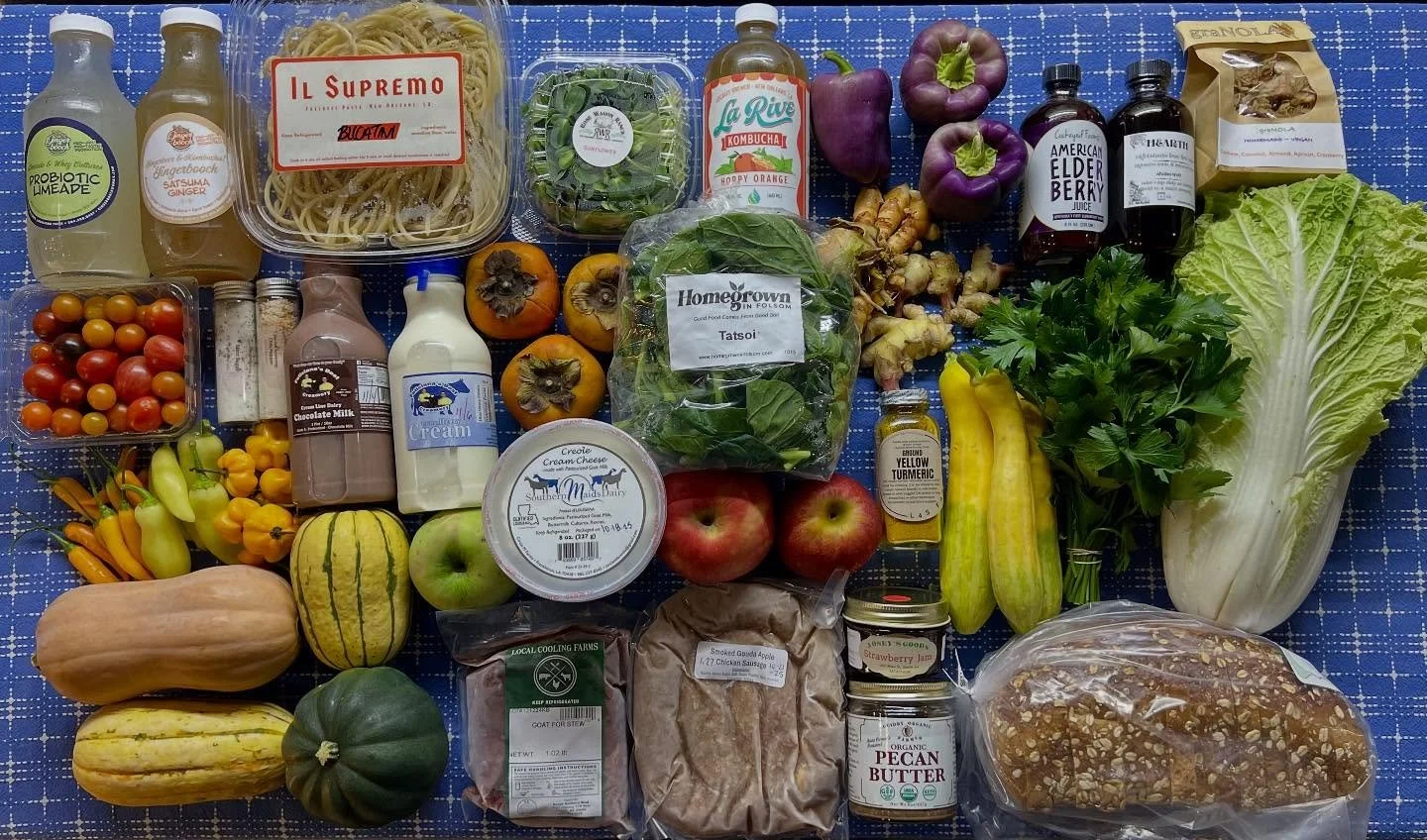 Absolutely gorgeous array of local groceries at our market this week with more than 40 items in the produce category alone and more coming tomorrow!
Plus @aaacres Gouda & Apple chicken sausage is back in stock and we restocked as much of our @lo