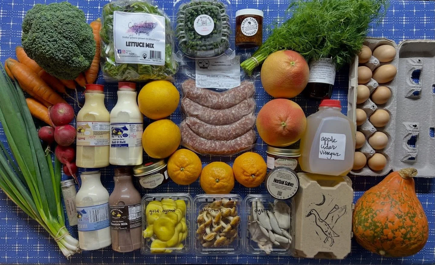 Citrus is here!

Unfortunately it&rsquo;s from Georgia versus Louisiana because of the citrus greening and canker affecting many Louisiana citrus orchards. 😩

But we had some of the red navels tonight and they&rsquo;re really really good!

Plus ther