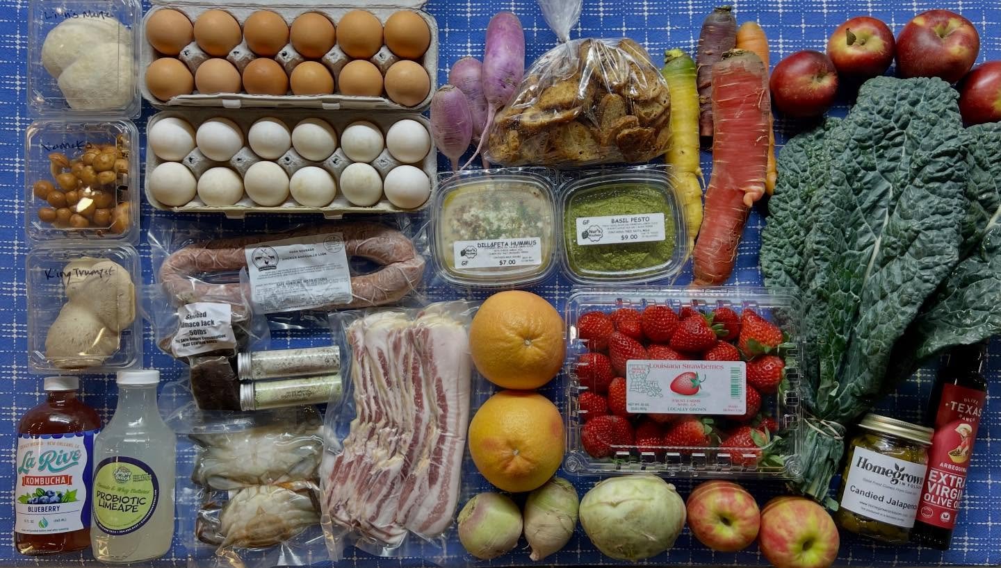 ✨ Last local grocery spread of 2025! 🤗

And we&rsquo;re open from 10 am to 2 pm today with some downright gorgeous food &mdash; apples, citrus and strawberries, tons of mushrooms, broccolini, greens, cabbage, root veggies and squashes, lots of eggs 