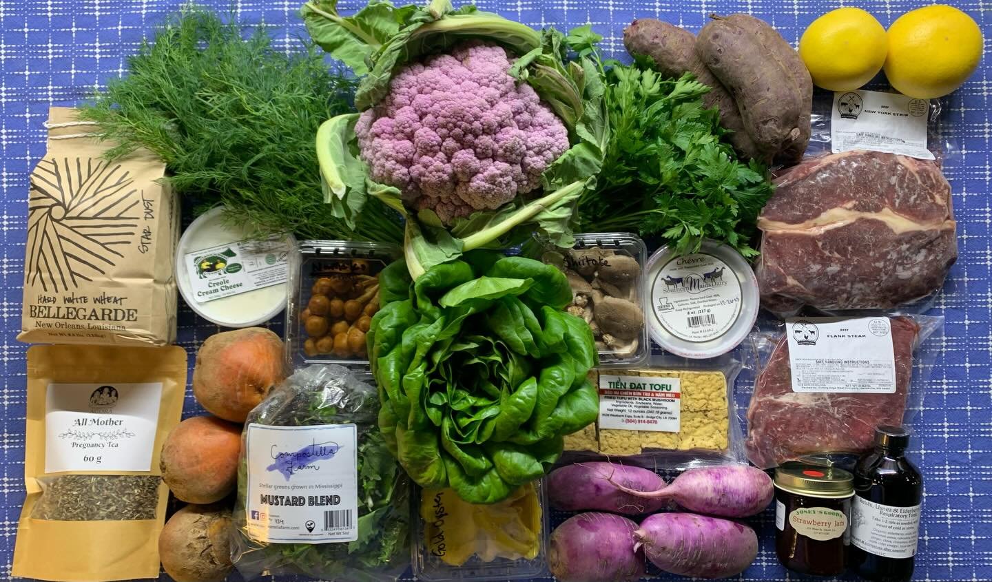 💜⚜️💚 Got some Mardi Gras colors going on in the local grocery line up this week!

Cauliflower is back and it&rsquo;s purple! Plus sweet potatoes are back and they&rsquo;re also purple and daikon radishes too, which are, you guessed it&hellip; purpl