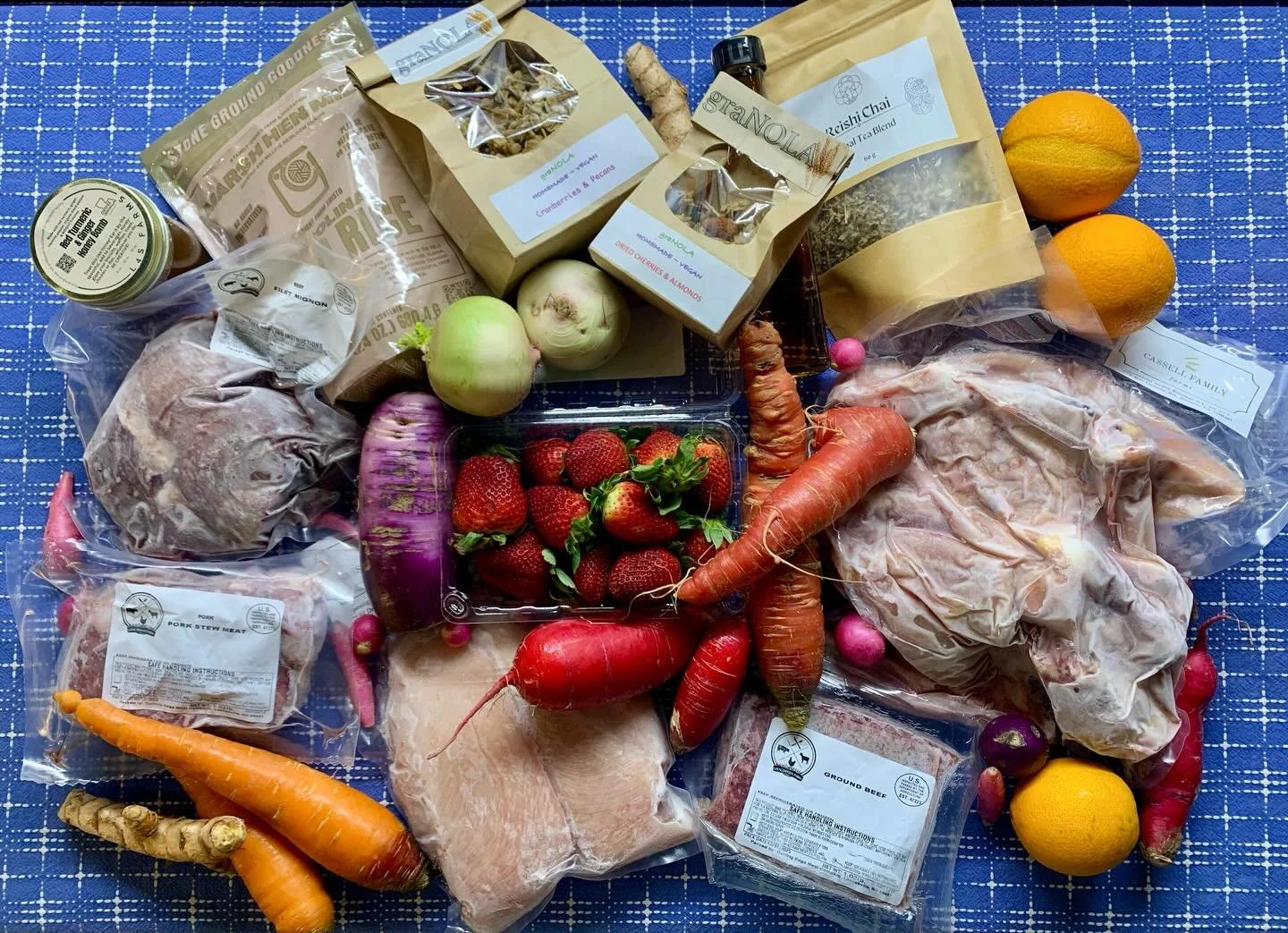 We&rsquo;ve got four farm hubs this week and home deliveries in surrounding neighborhoods, too!

And we restocked grass-fed beef, pastured pork and chicken last week and today, along with GraNOLA and GraNOLA bars.

Plus it&rsquo;s peak strawberry sea