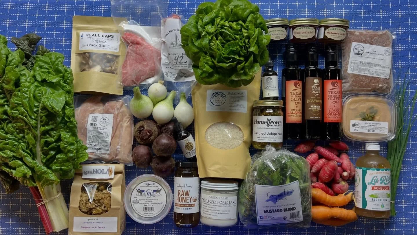 Absolutely beautiful local food for the weekend! 🥳 🥬 🧅🥕🌱🍯🥩

Gorgeous greens, roots, head lettuces, herbs, goat dairy, honey, yellowfin tuna, chicken, pork, hummus, new infused olive oils and bourbon balsamic vinegar, granola, jams and jellies,
