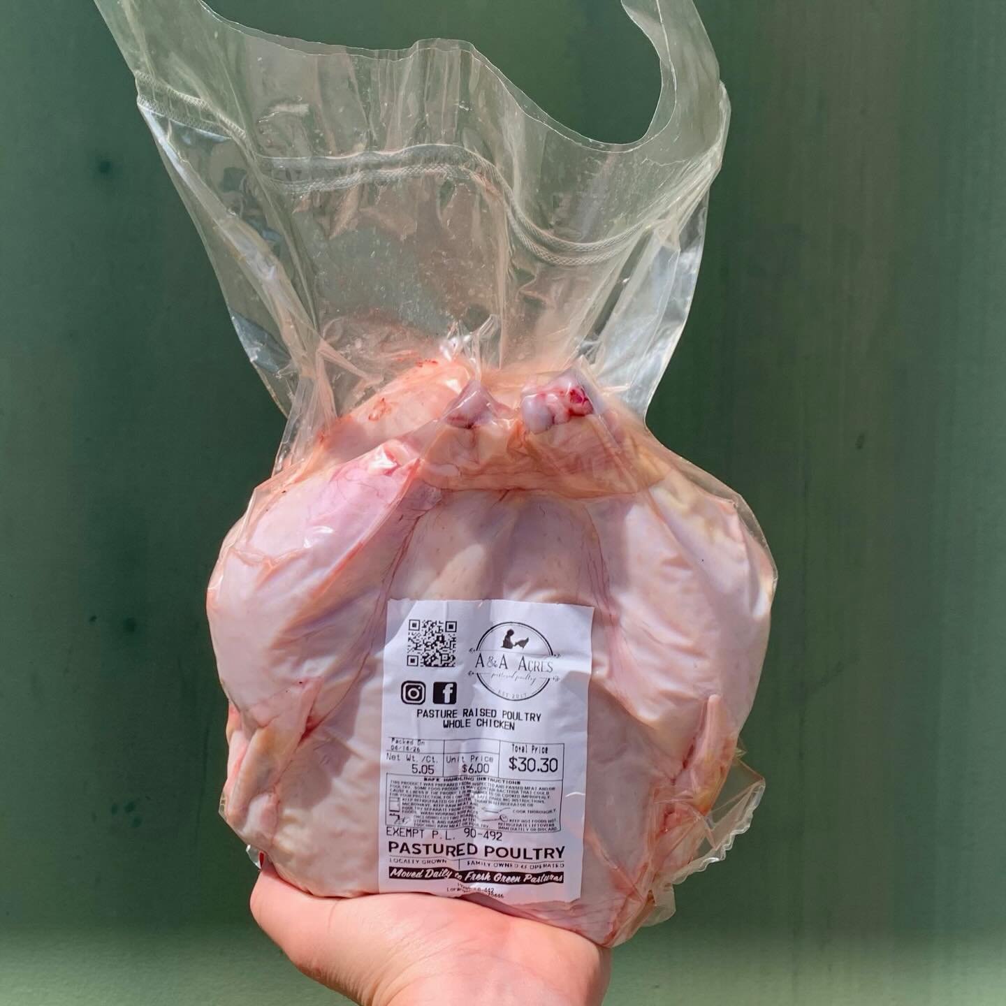 Fresh chicken in the house!

Usually we only have frozen meats, but @aaacres processed on Tuesday and delivered today, so you&rsquo;ve got a short window to get a fresh whole bird this week.

We also restocked several cuts like wings and thighs today