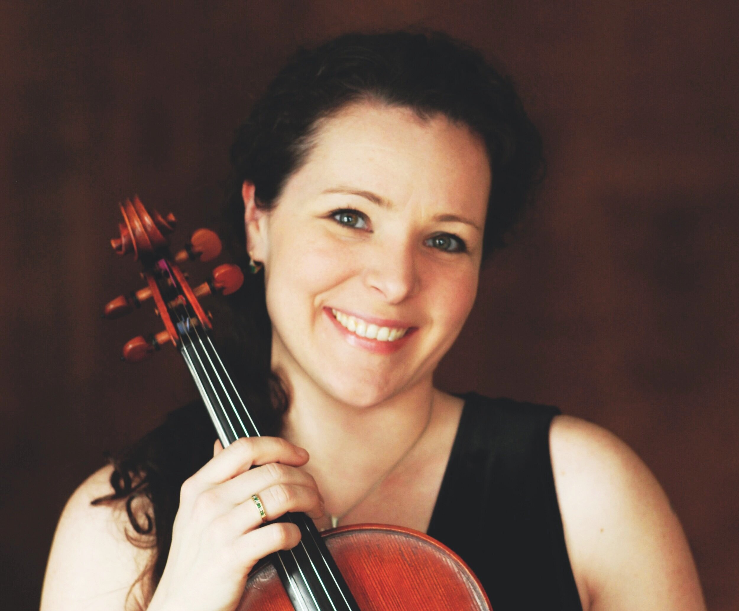 Maggie Snyder, viola