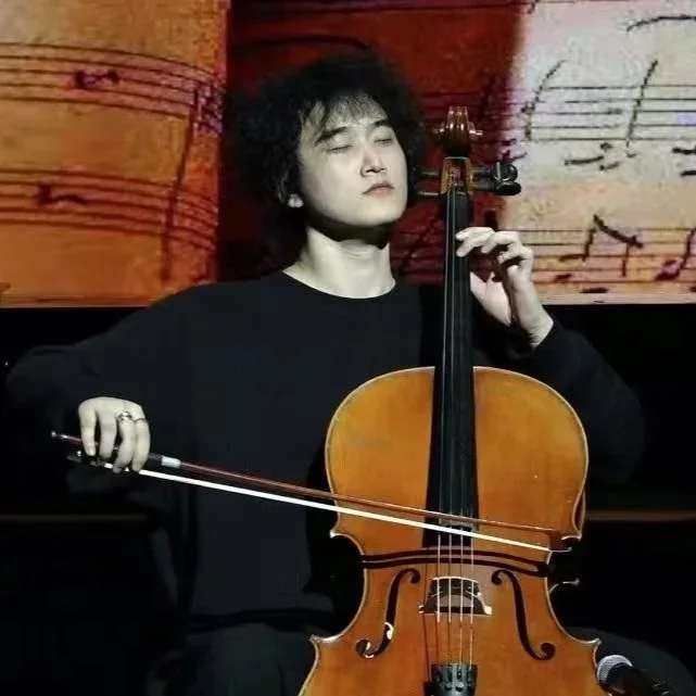 Tianbo Zhang, cello