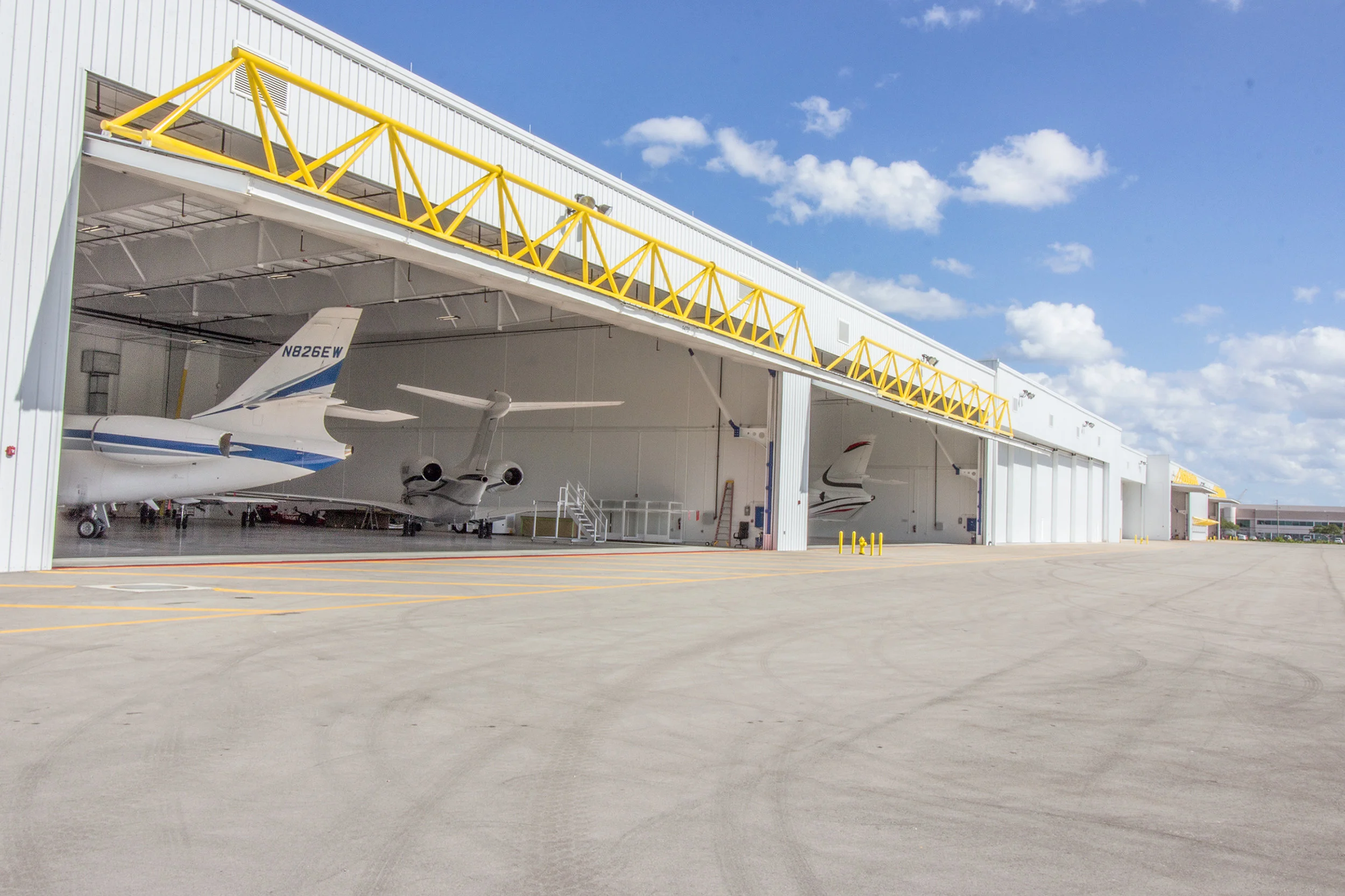 Hangar.jpg