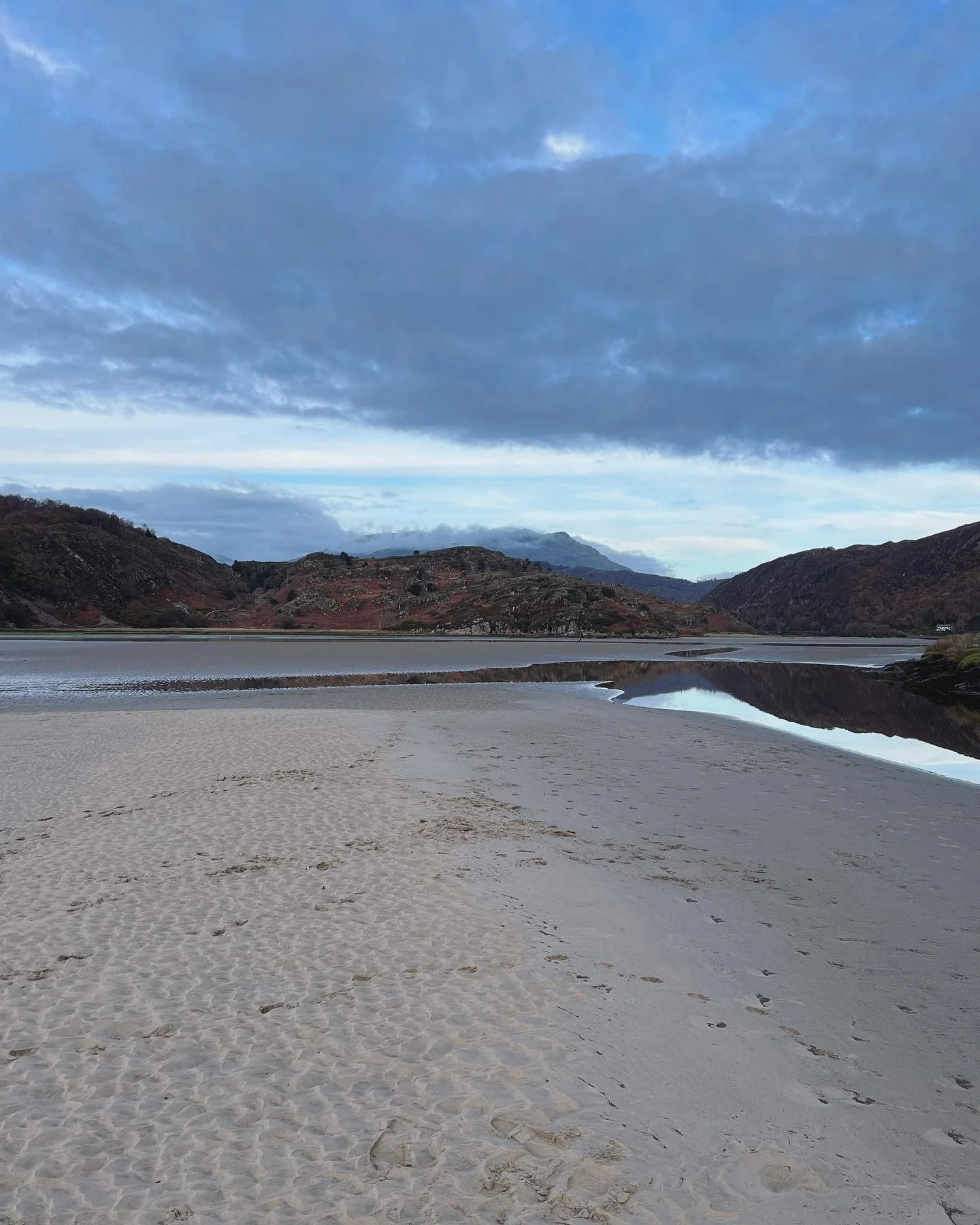 Something very special about North Wales in the autumn and winter. The colours, the light, the quiet mountains and empty sands are so peaceful. 

#gonorthwales #visitwales #winterwales #snowdonia #eryri #nature #outdoorliving