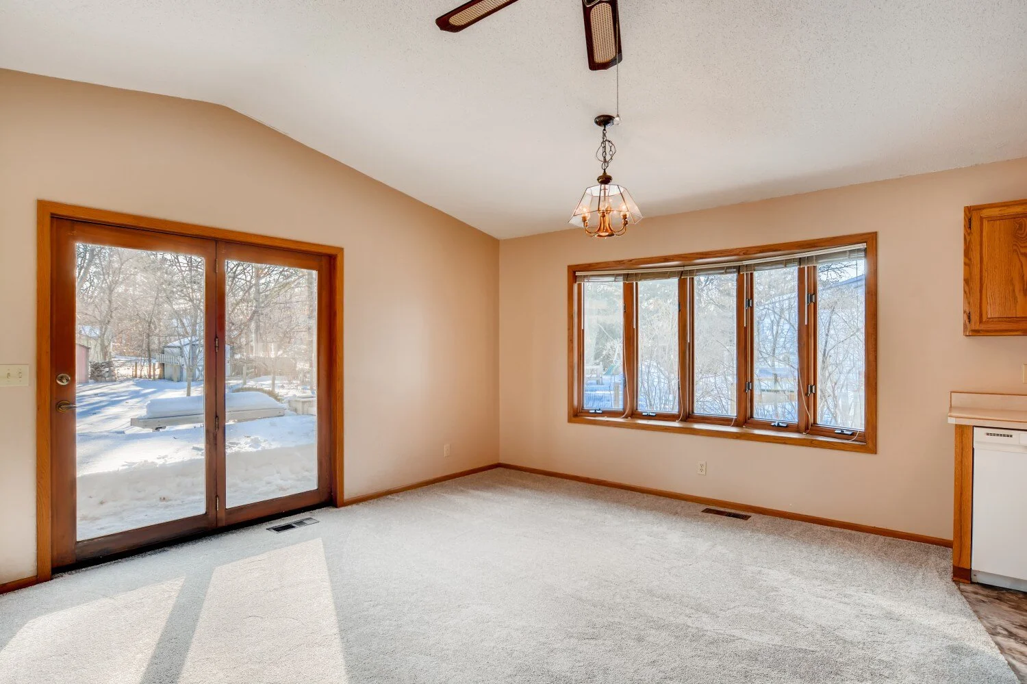 06 Dining Room.jpg