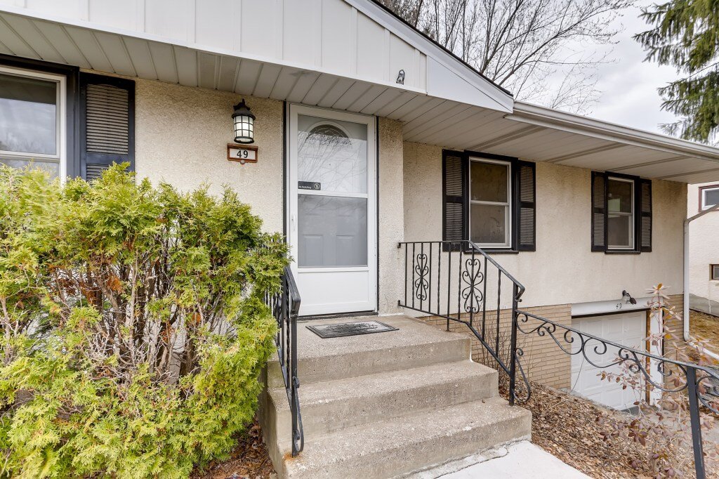 01 Front Entry.jpg