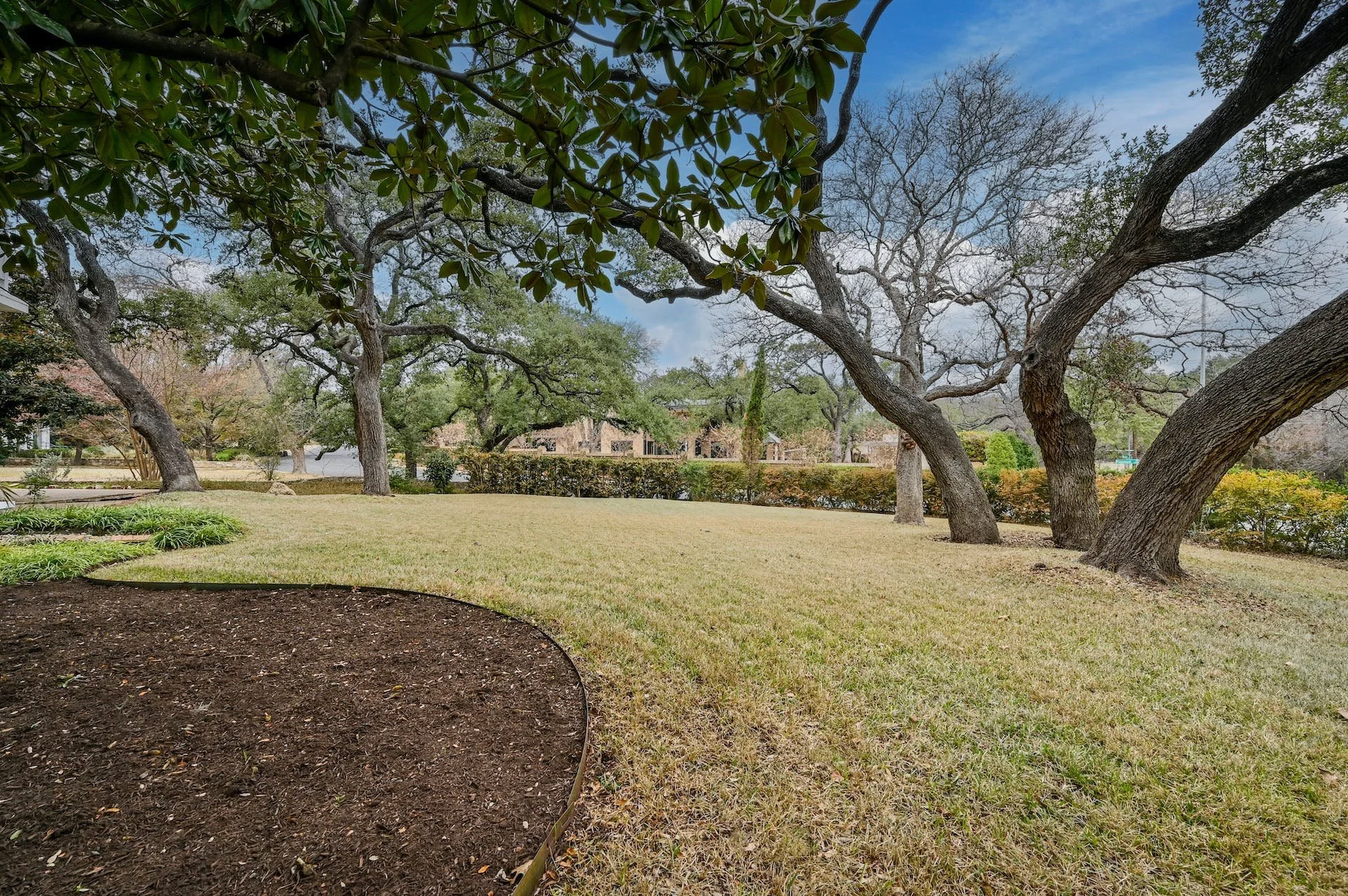 2310 Windsor Road — Nicole Kessler Group