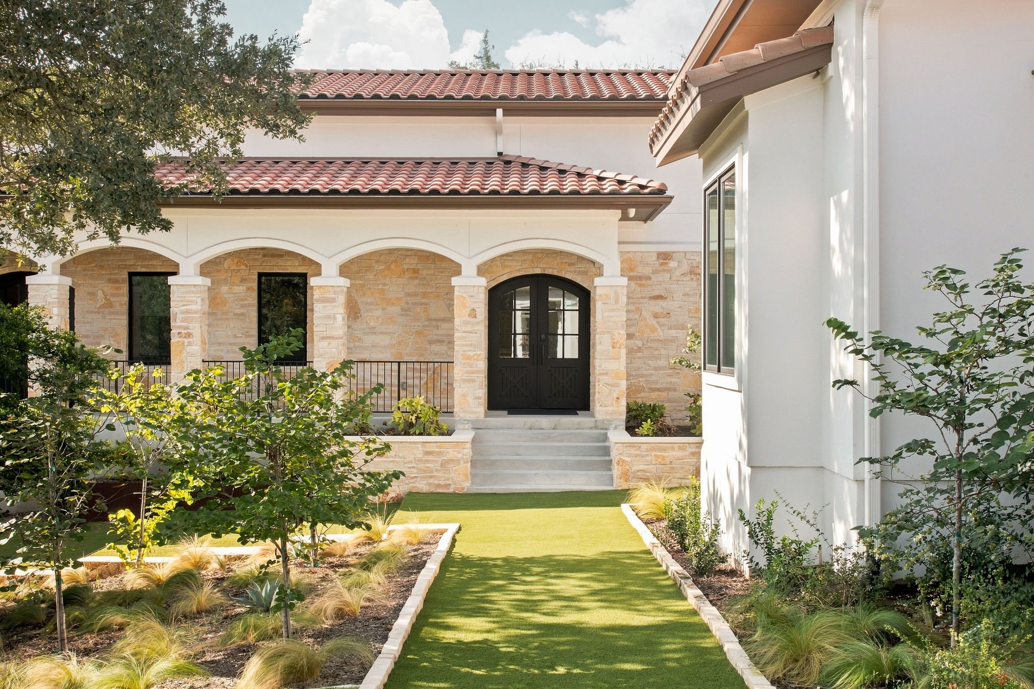 Ourhouse004_Exterior.jpg