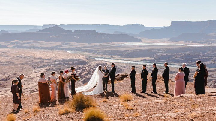 Alex + Cecilia in THE DEZ! Such an awesome day exploring the desert with these two, capped off with a beautiful ceremony/reception out amongst the red rock. A full value desert day and I was stoked to be a part of it 🏜

Always a pleasure working wit