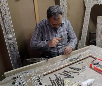 In old Damascus, war threatens Syrian handicrafts